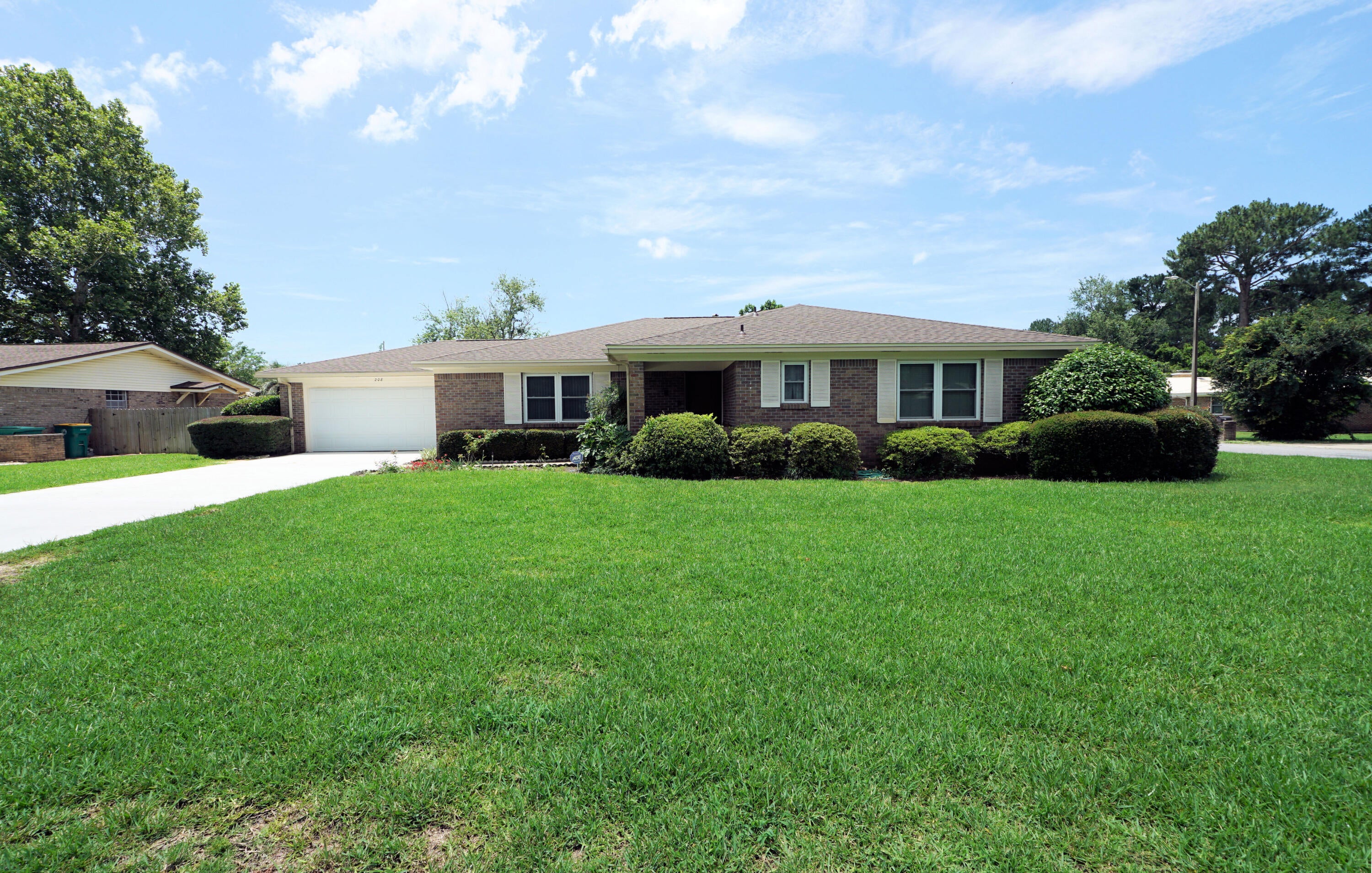 208 Dumaine Ct, Fort Walton Beach, FL 32547