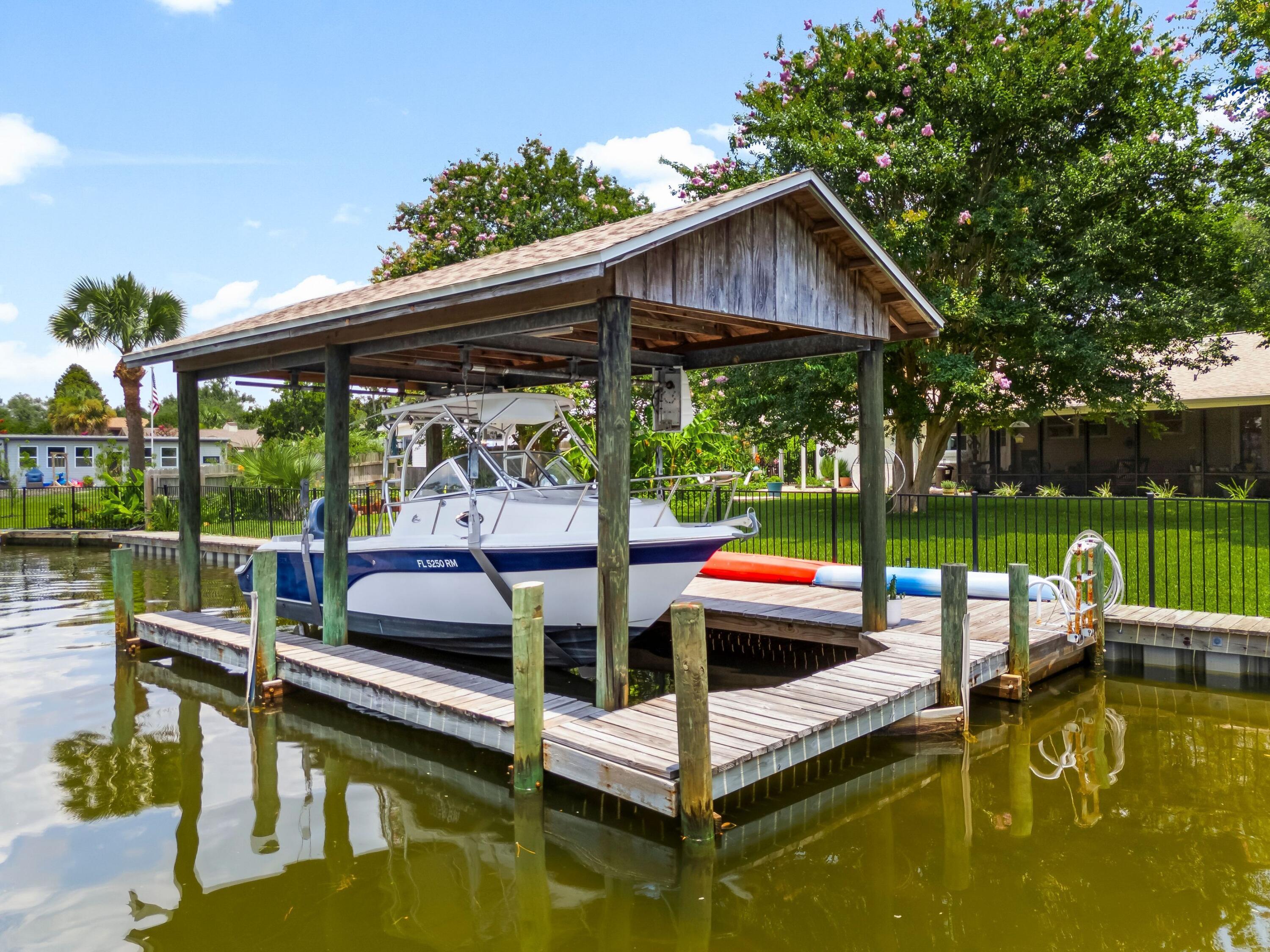 4439 Vista Ln, Lynn Haven, FL 32444 photo