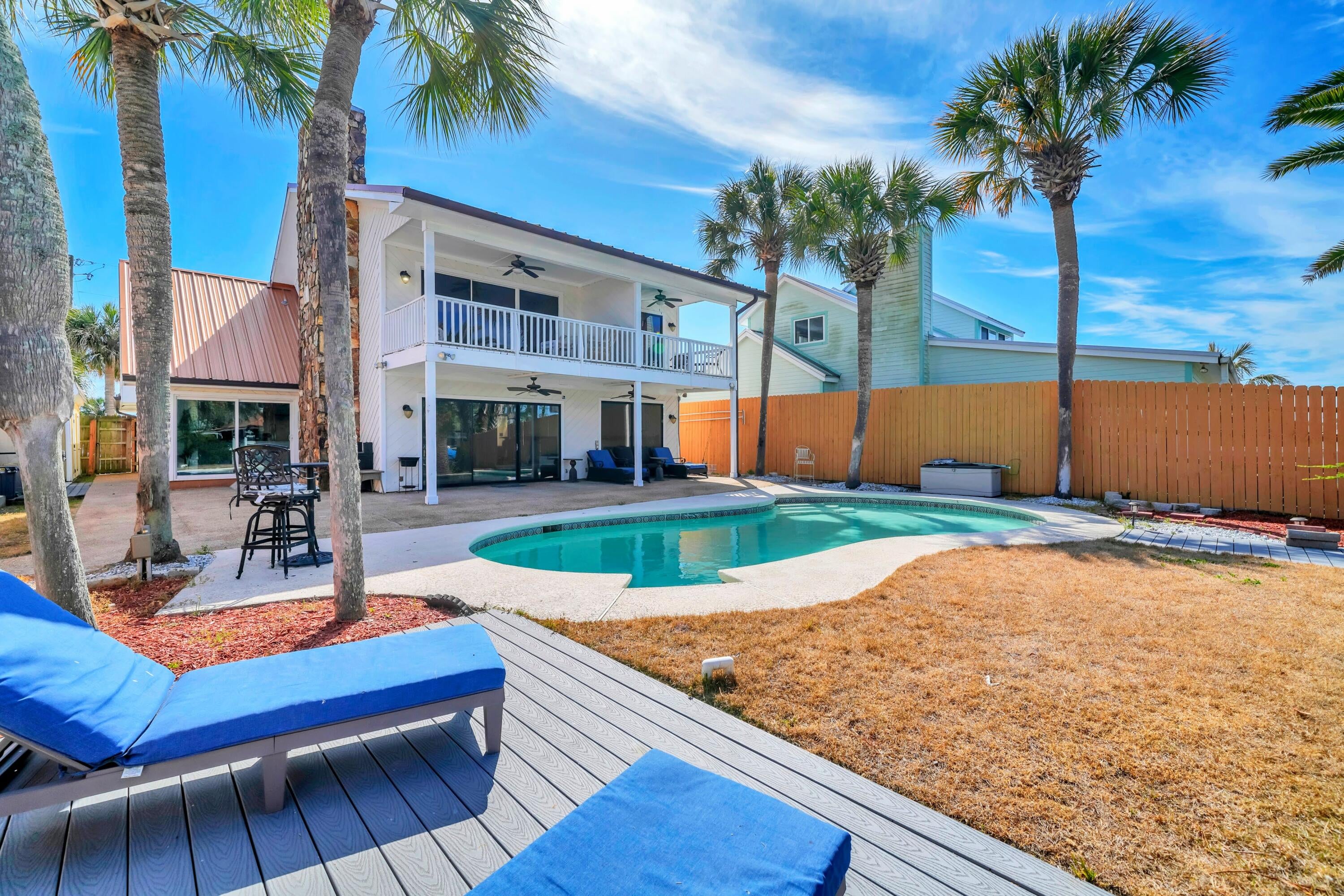 8120 Lagoon Dr, Panama City Beach, FL 32408