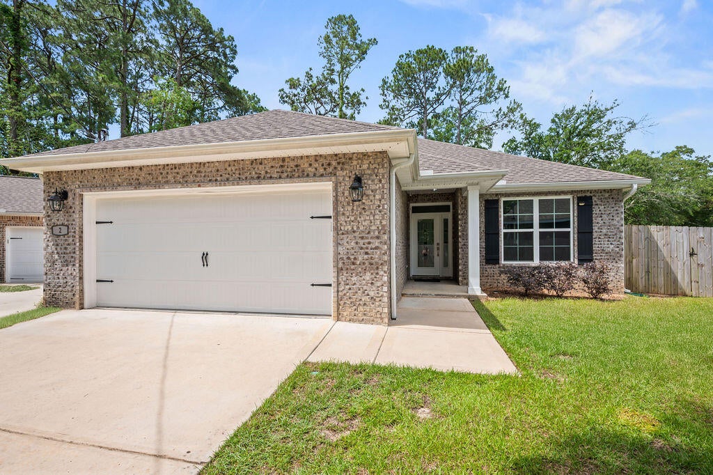 2 Marty Lane Ln, Fort Walton Beach, FL 32547