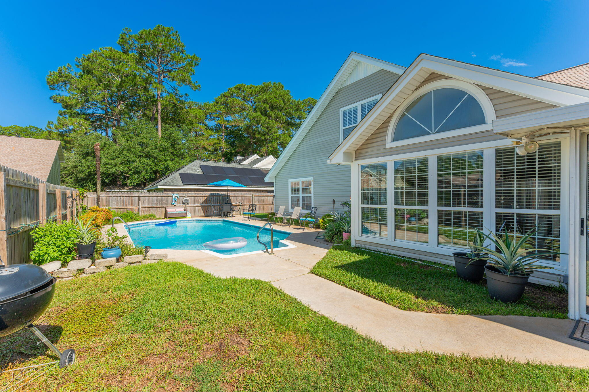 422 Northampton Cir, Fort Walton Beach, FL 32547 photo