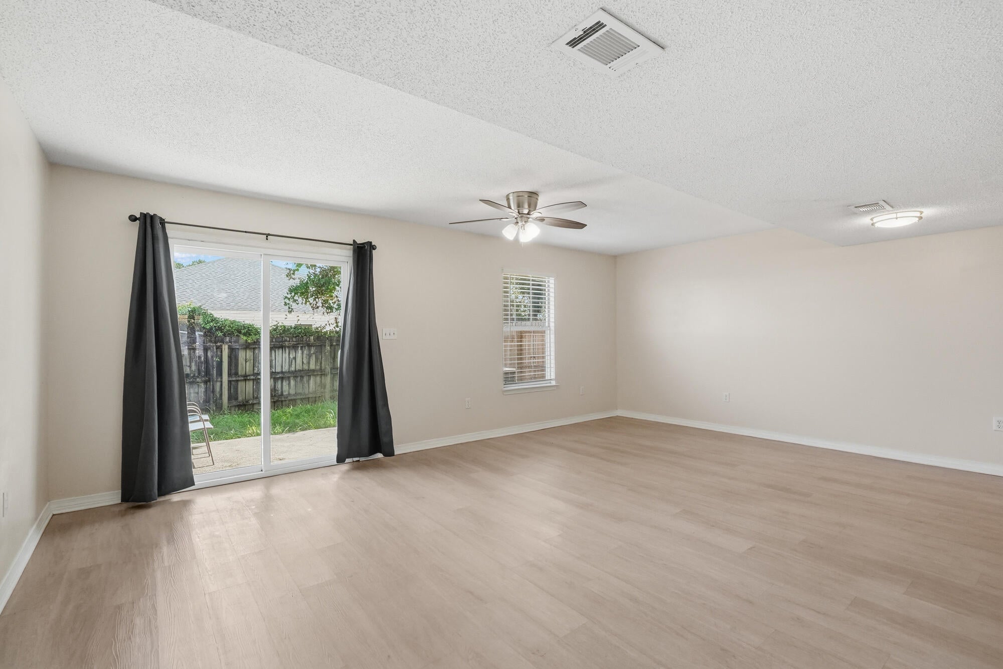 1818 Whispering Oaks Ln, Fort Walton Beach, FL 32547 photo