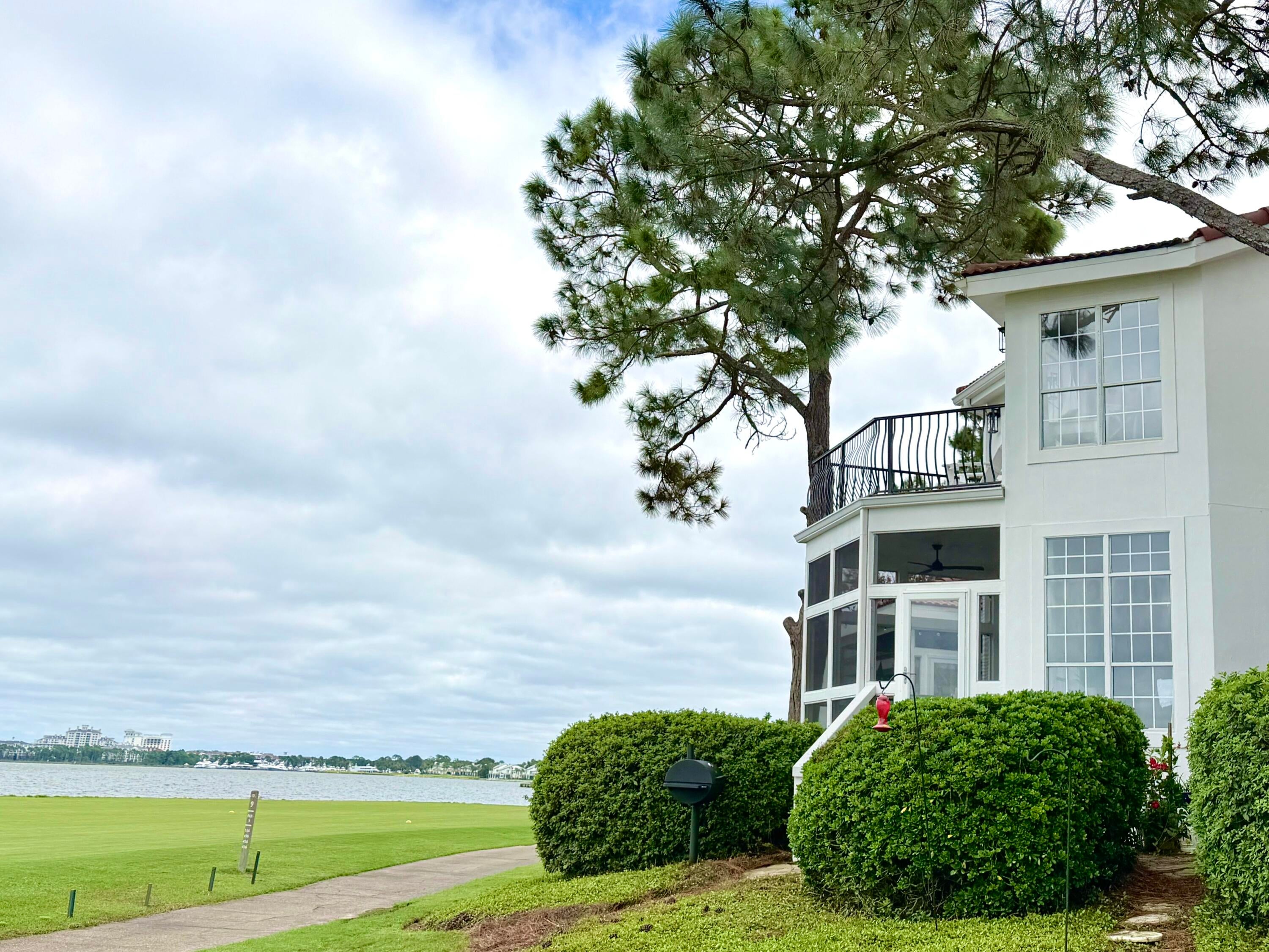 32 Vantage Pt, Miramar Beach, FL 32550