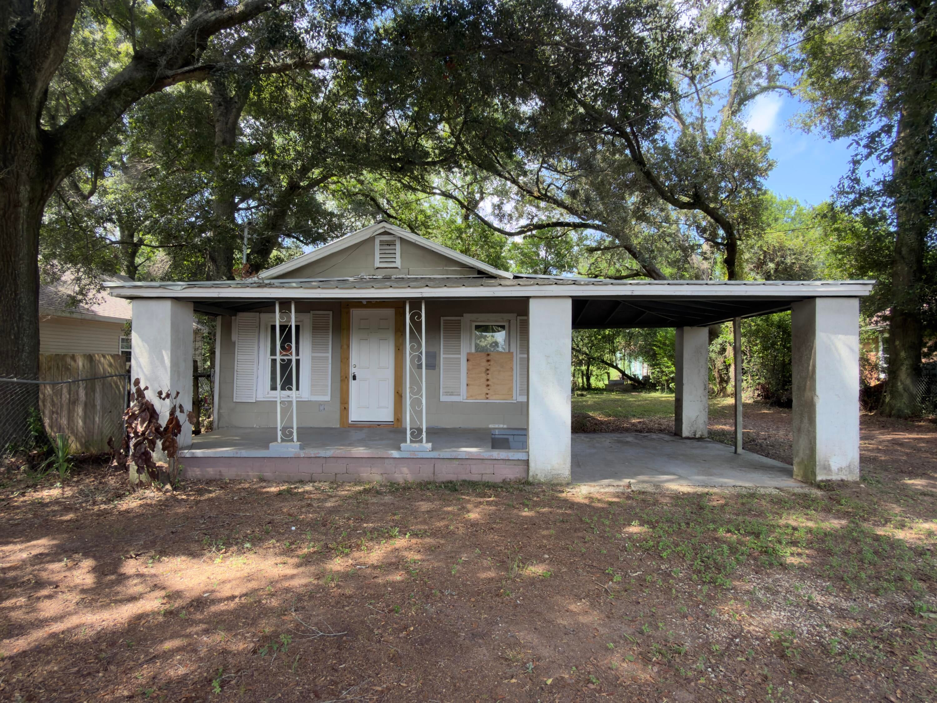 3712 Gonzalez St, Pensacola, FL 32505