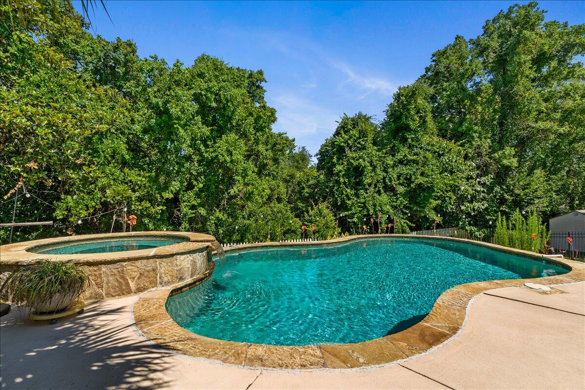 6 Krivik Ct, Fort Walton Beach, FL 32547
