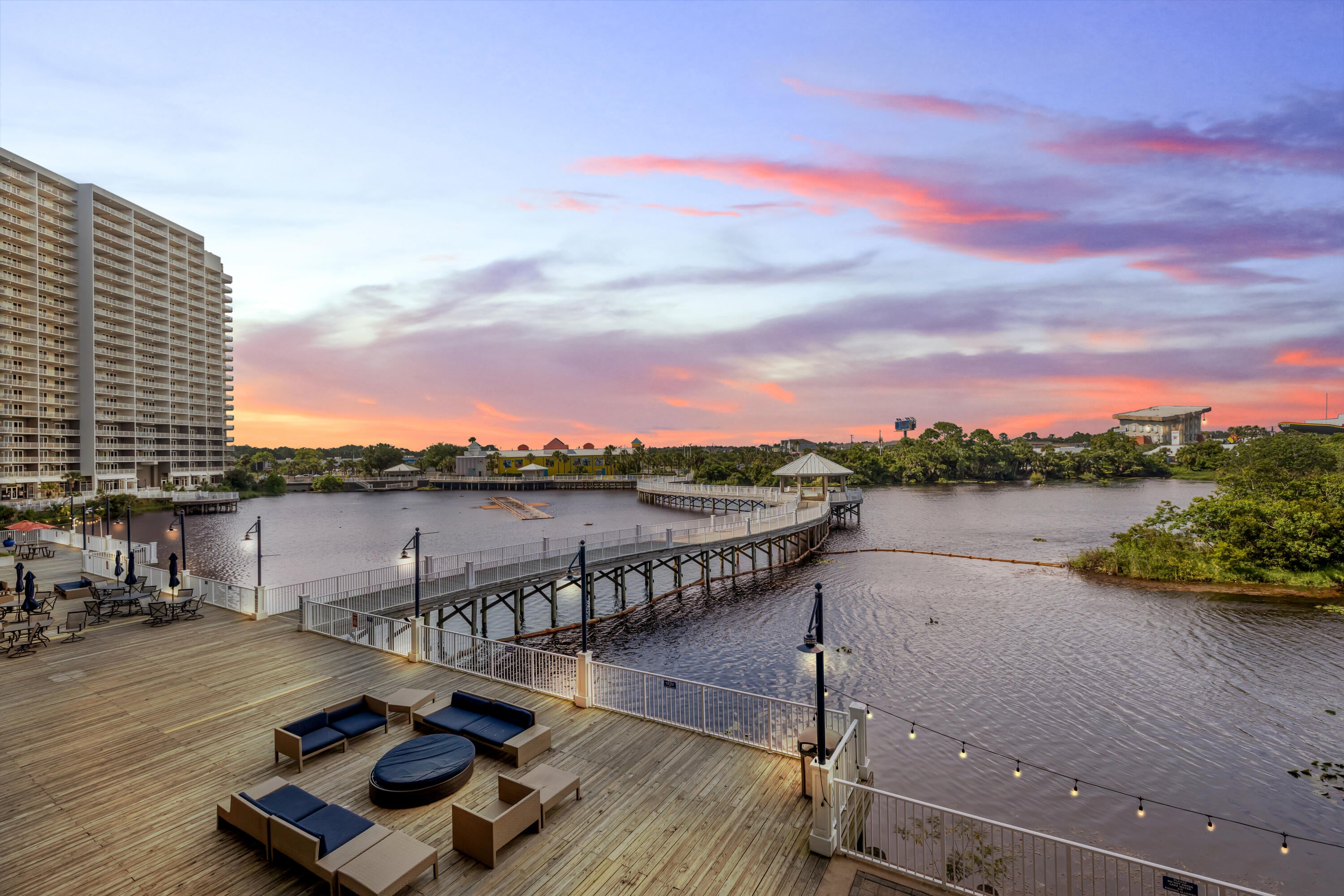 9860 Thomas Dr, Panama City Beach, FL 32408