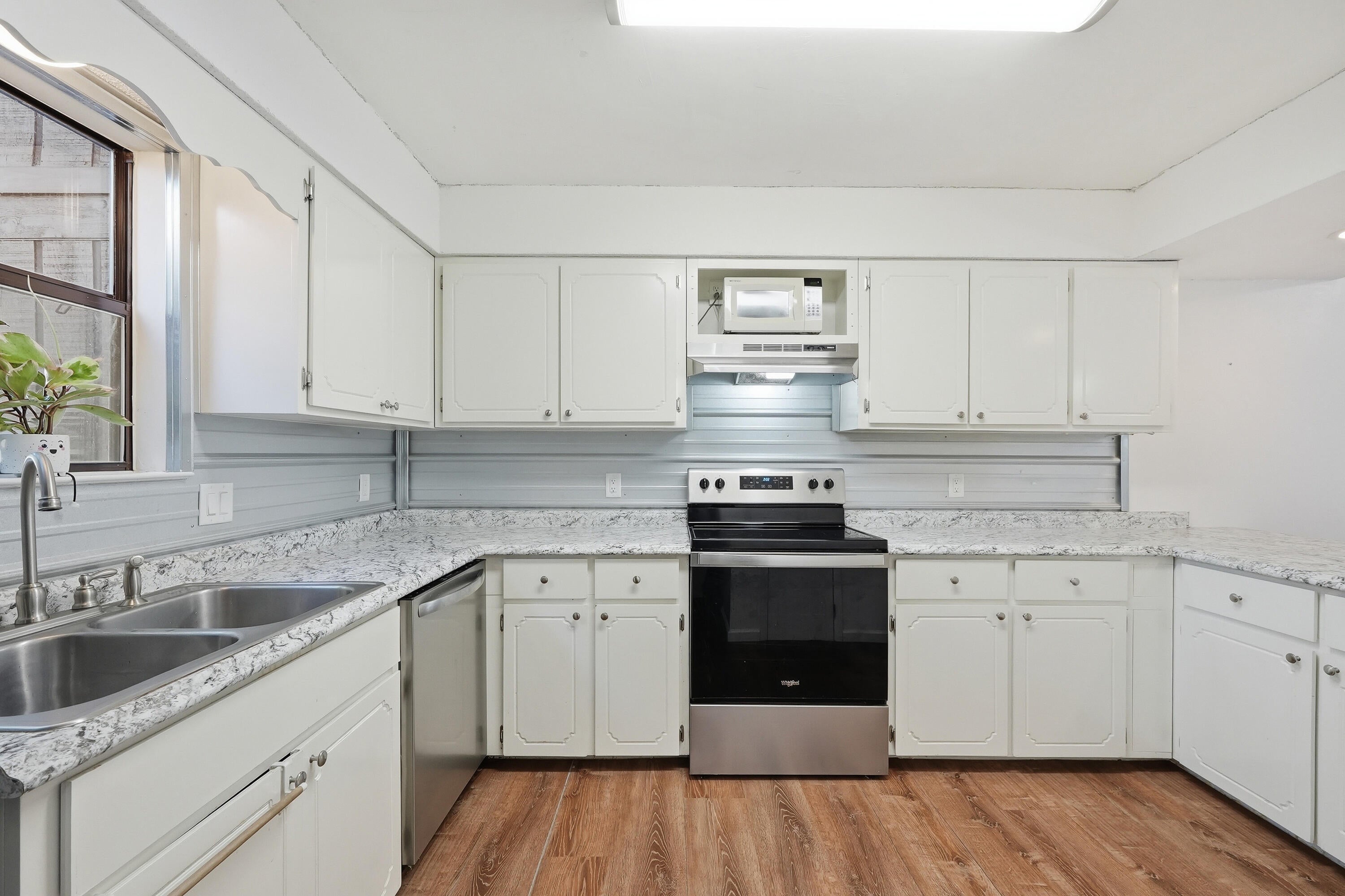 32 7 Ave, Shalimar, FL 32579