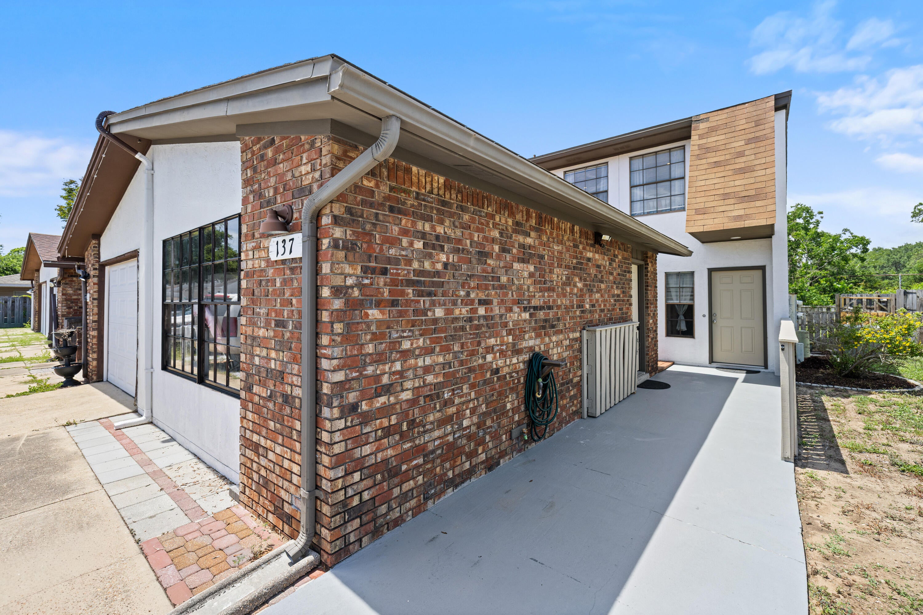137 5 Ave, Shalimar, FL 32579