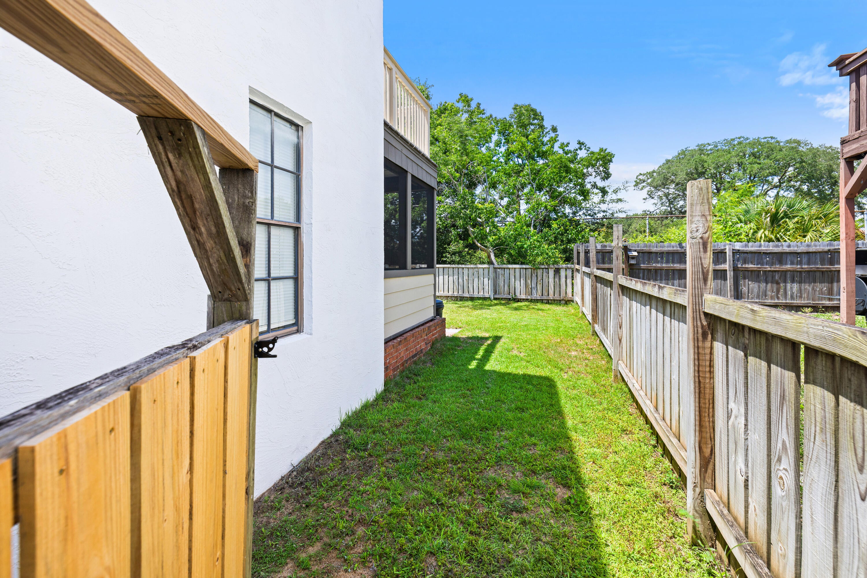 137 5 Ave, Shalimar, FL 32579 photo