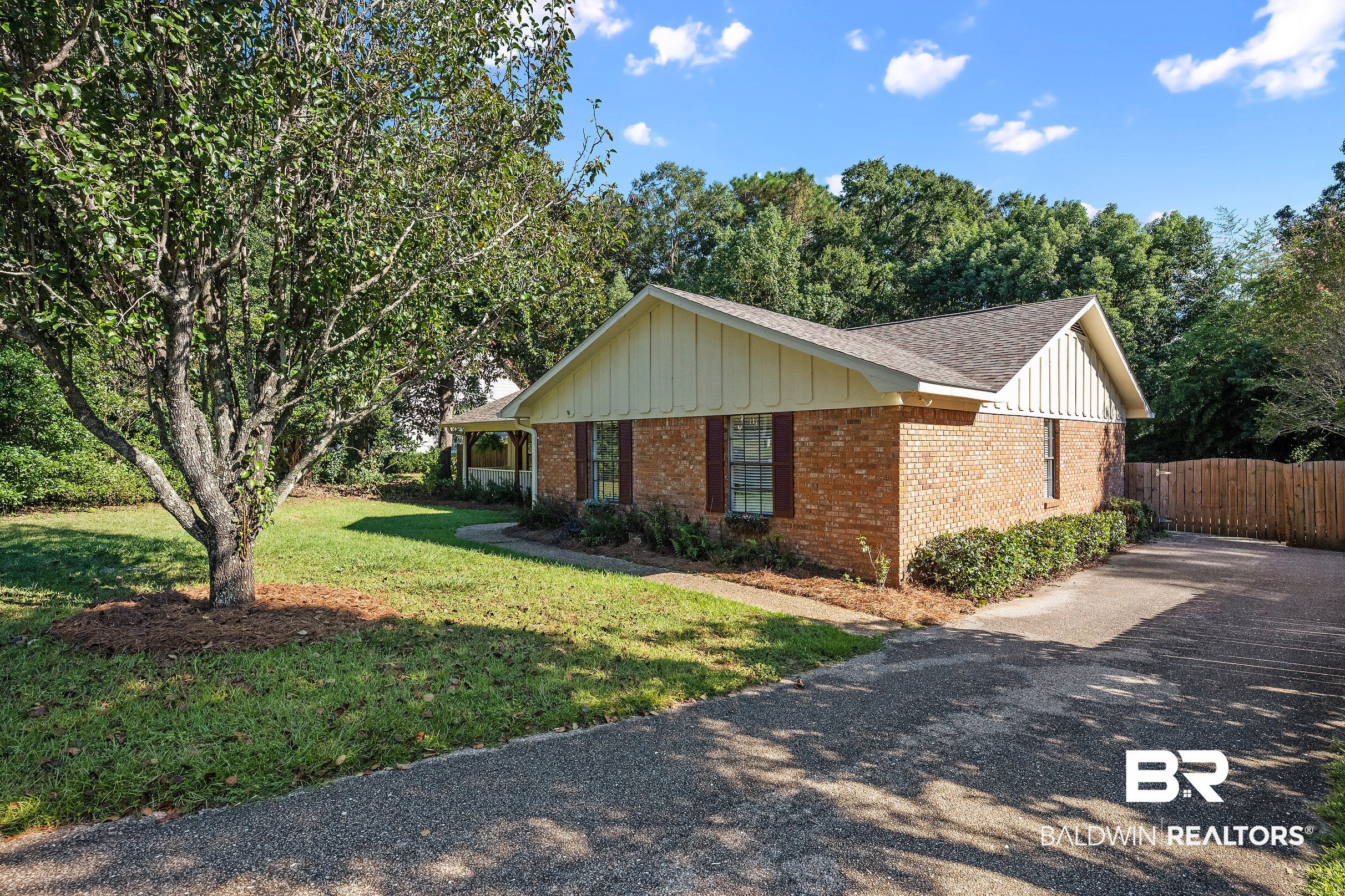 130 Brentwood Dr, Daphne, AL 36526 photo