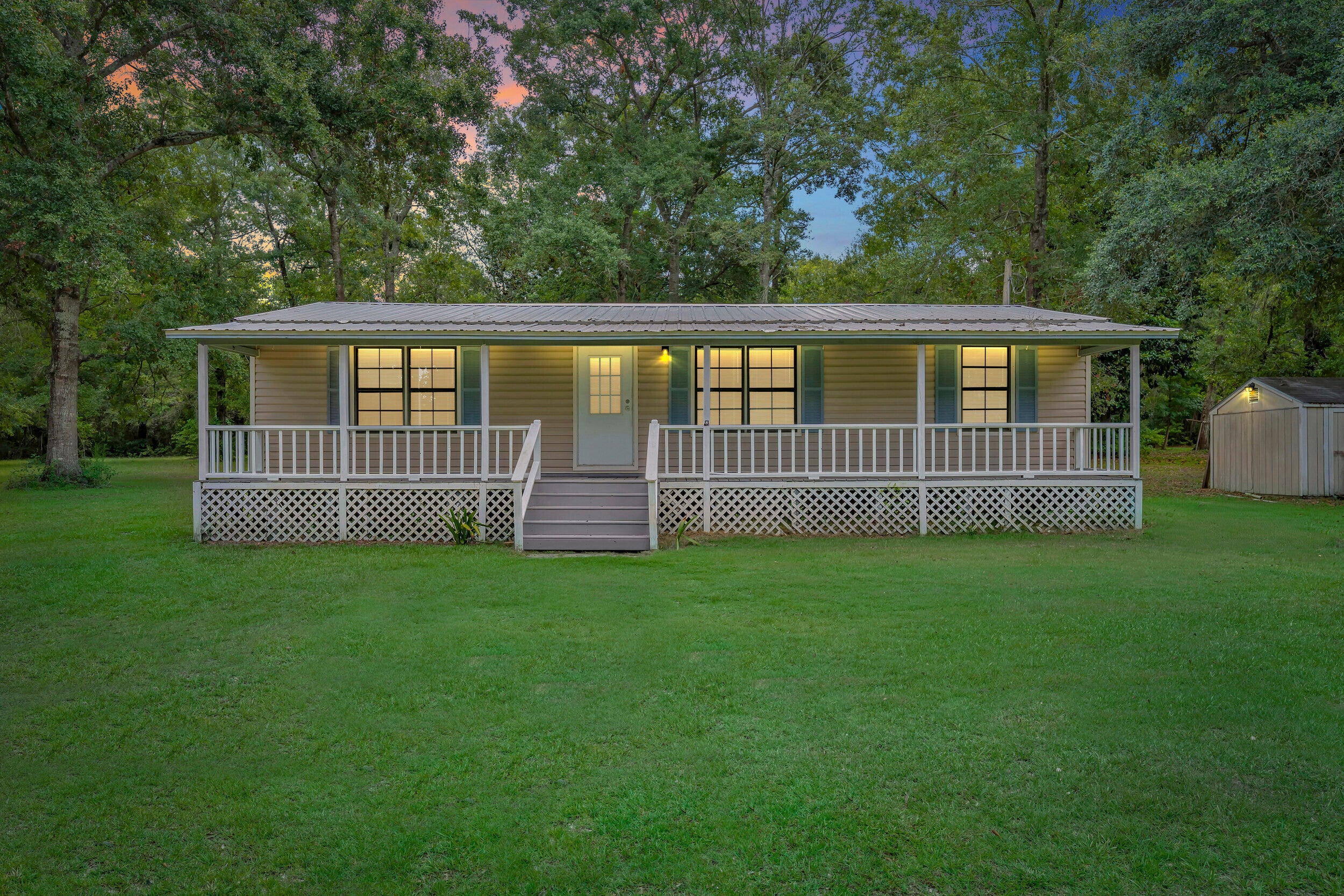 12556 Woodland Dr, Foley, AL 36535