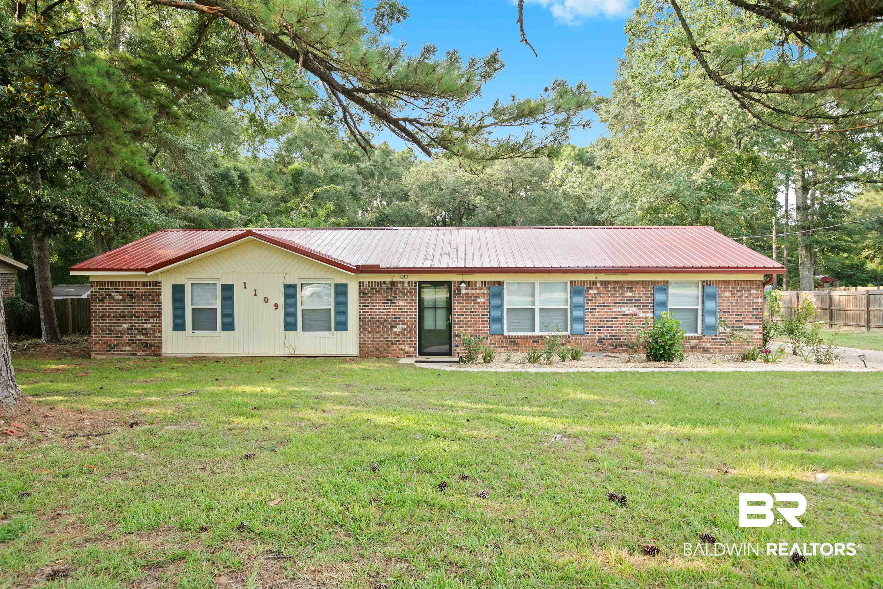 1109 Caroline Ave, Daphne, AL 36526 photo
