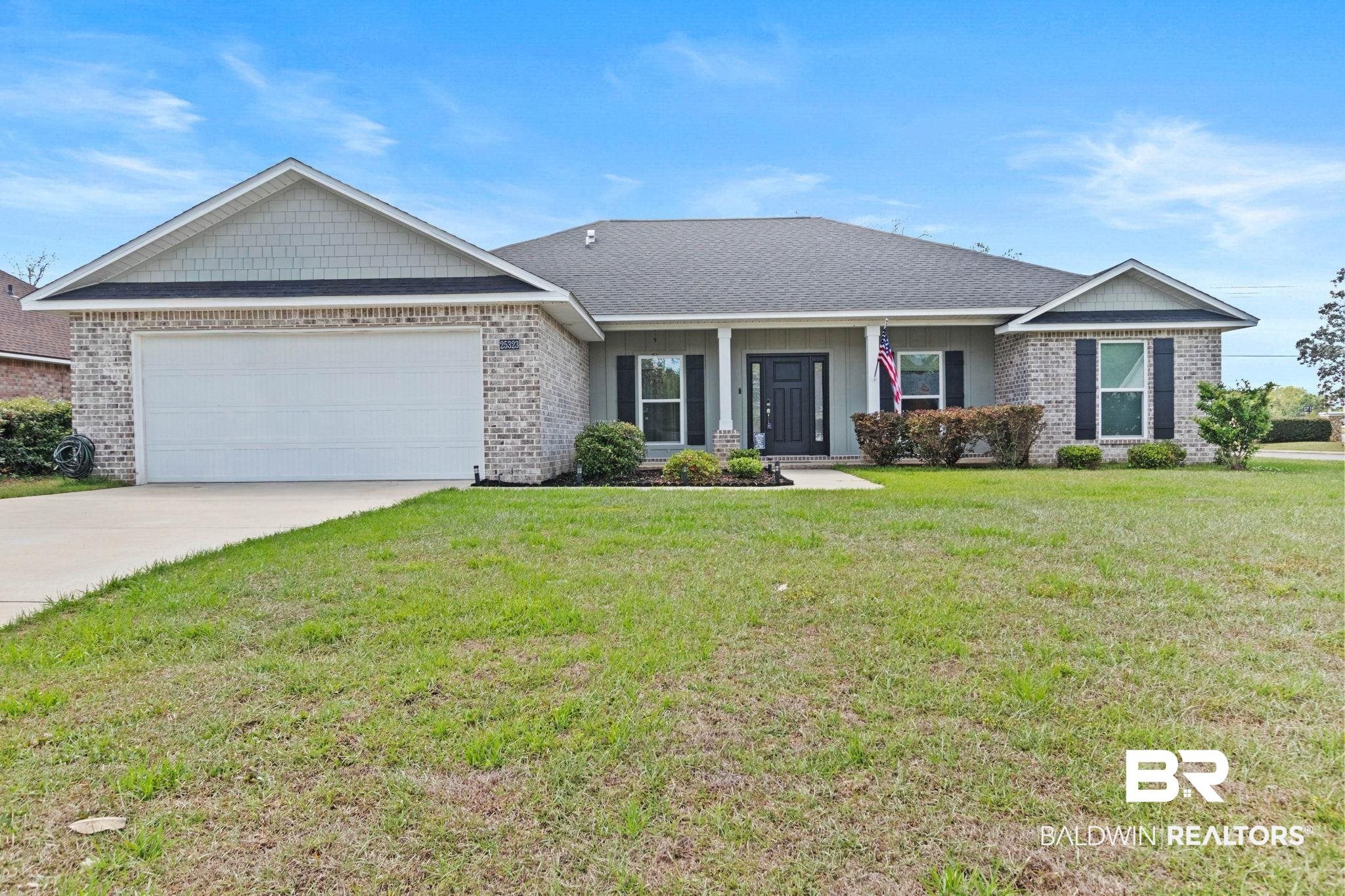 25323 Lakeland Dr, Loxley, AL 36551