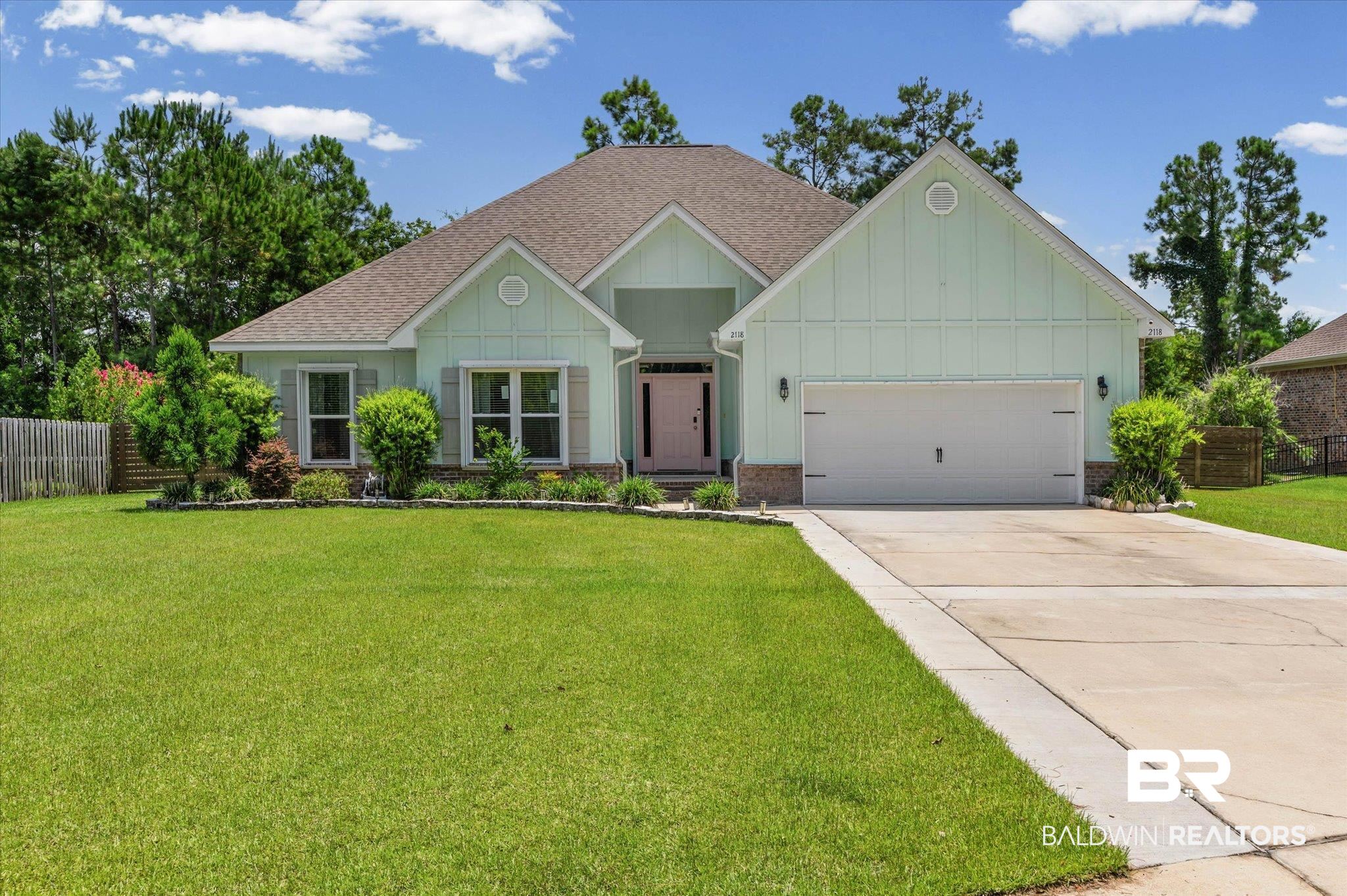 2118 Hogan Dr, Gulf Shores, AL 36542