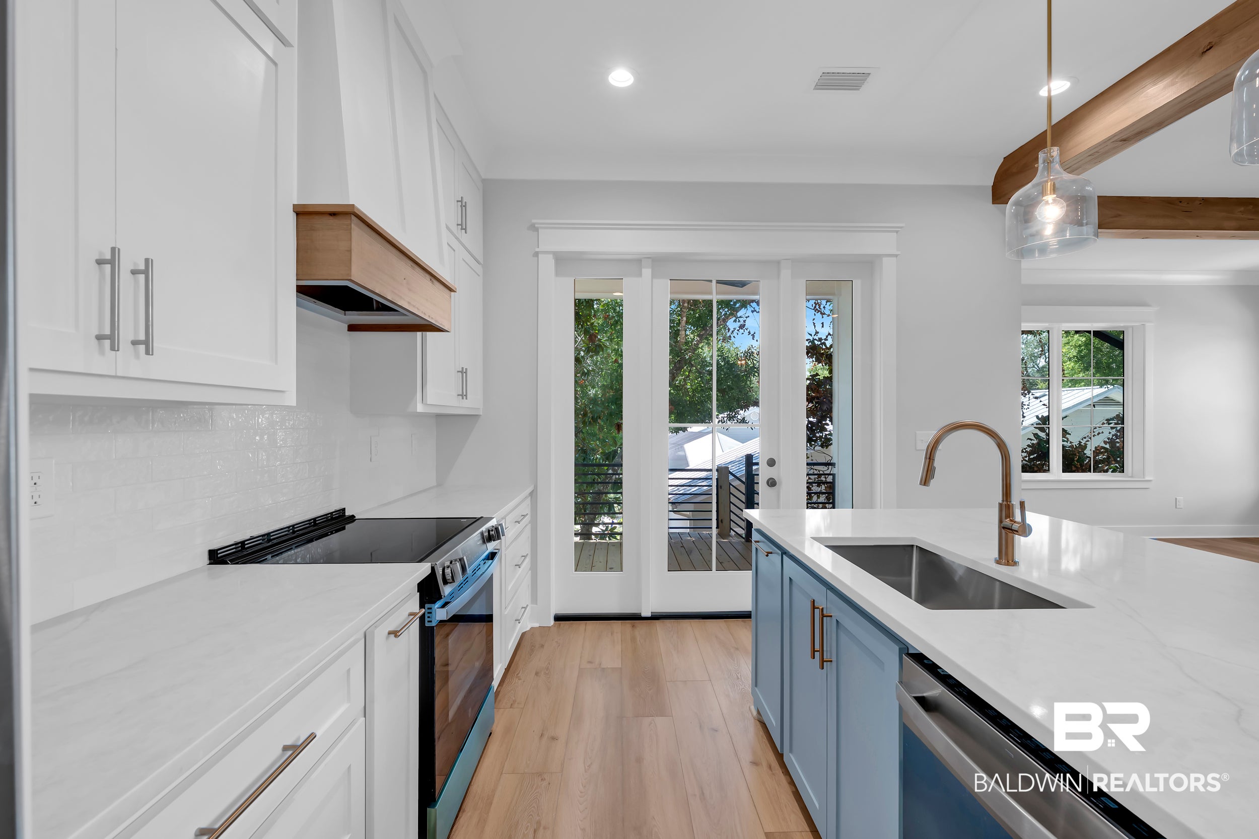 5289 Florida Ave, Orange Beach, AL 36561 photo