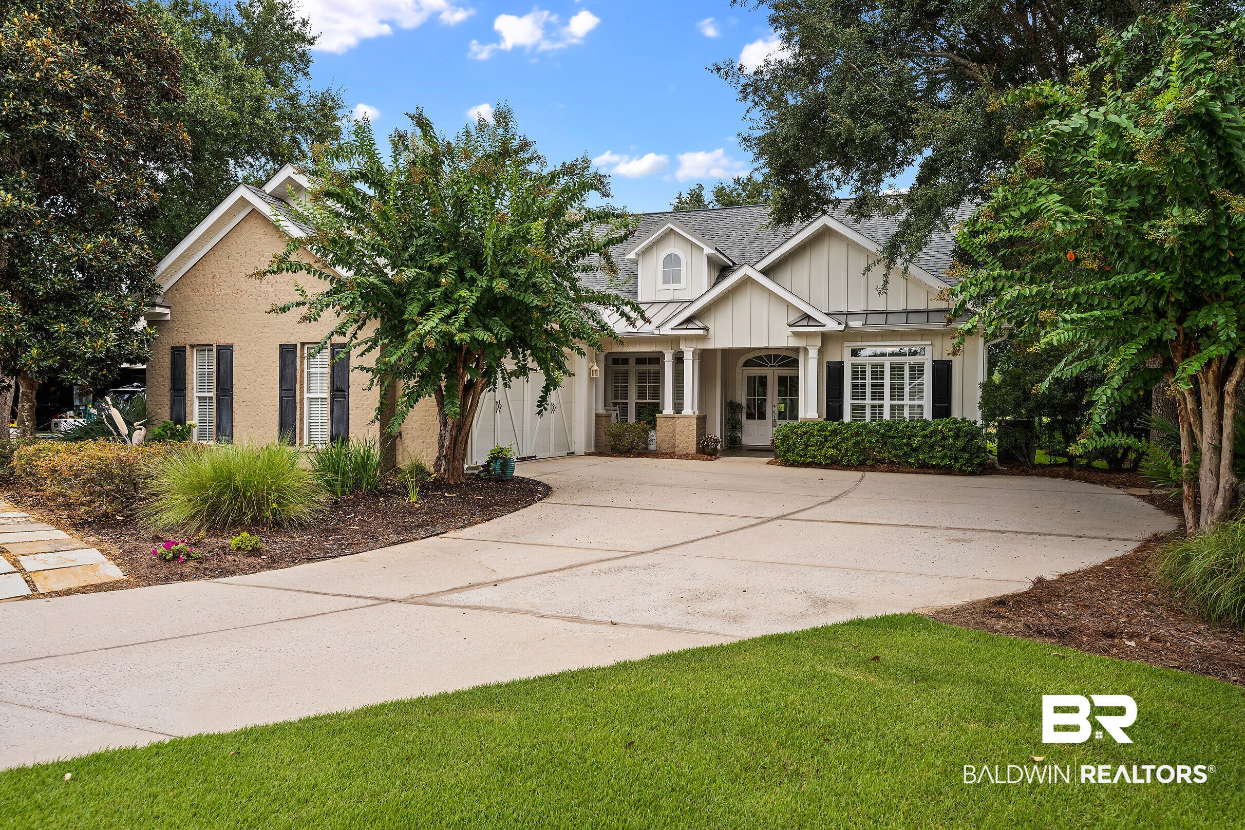 521 Retreat Ln, Gulf Shores, AL 36542