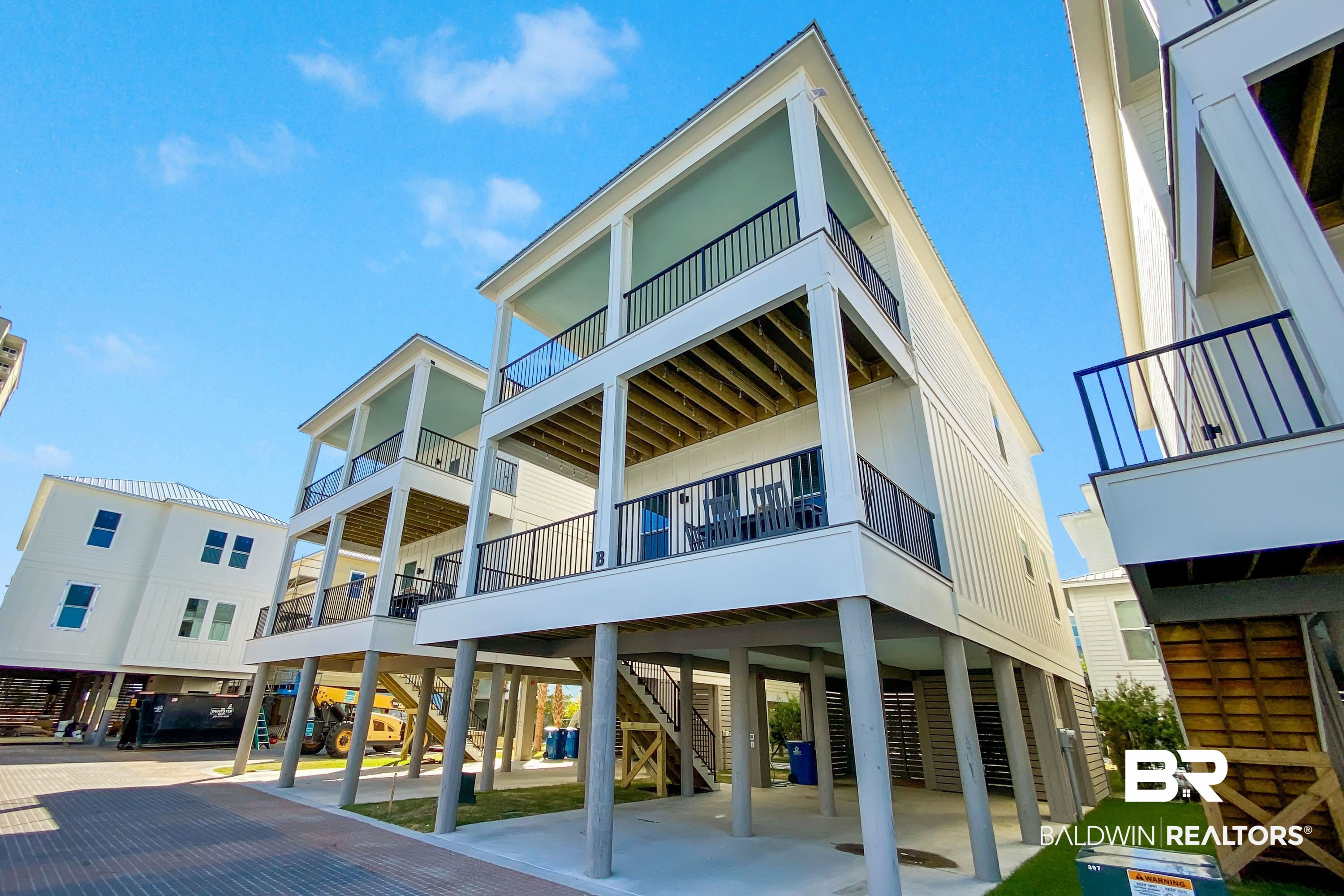 521 1st Ave, Gulf Shores, AL 36542