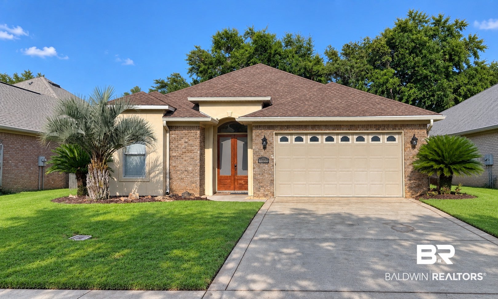 135 Lagoon Dr, Gulf Shores, AL 36542