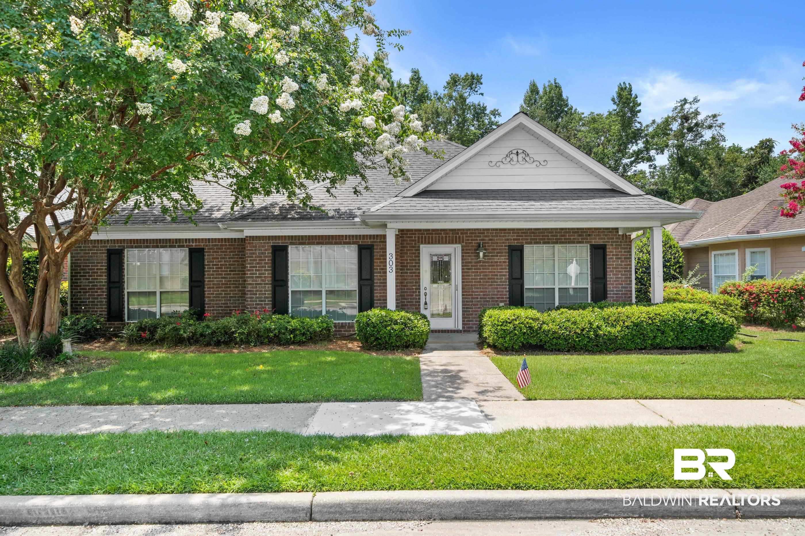 303 Savannah Cir, Foley, AL 36535