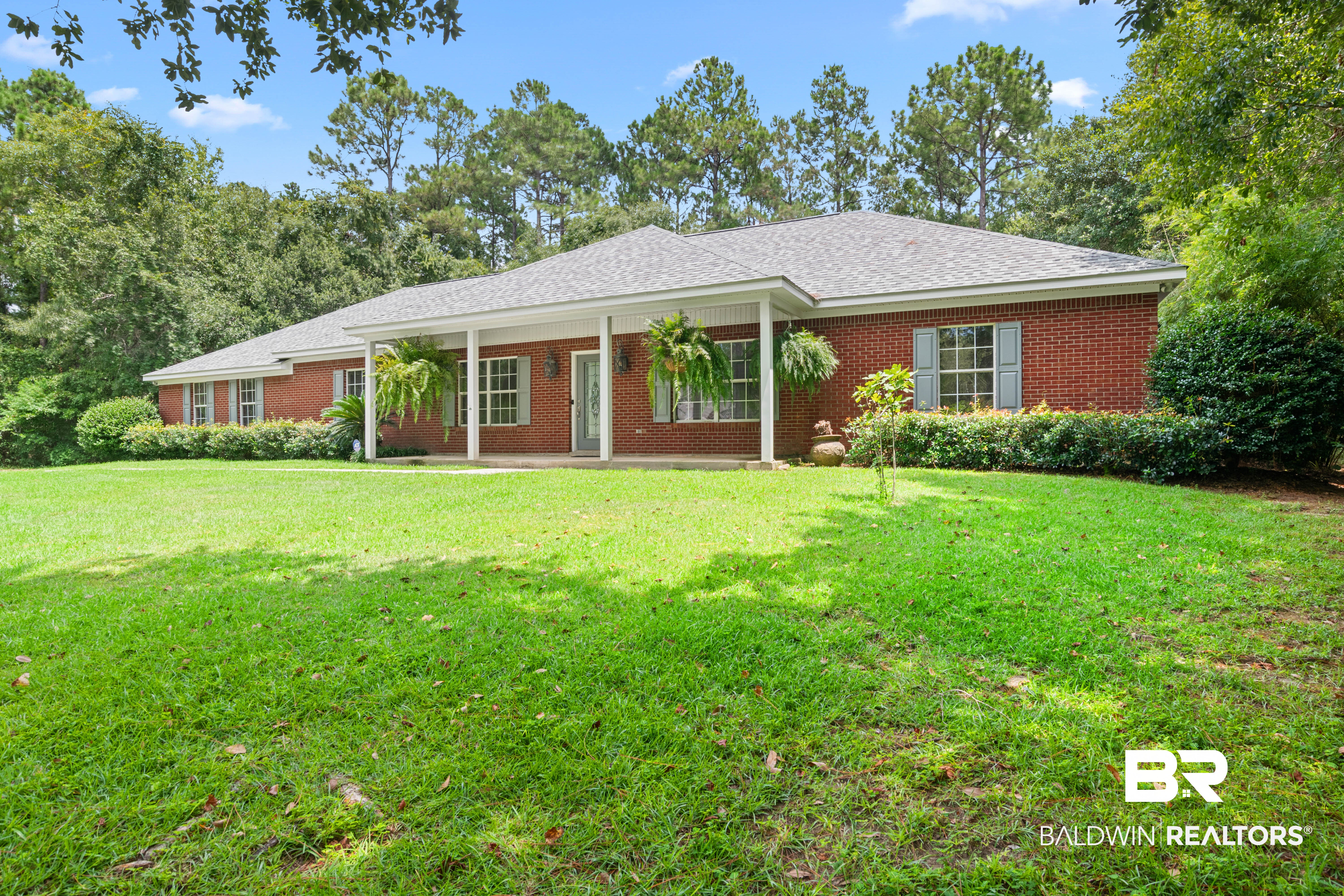 4918 Mill House Rd, Gulf Shores, AL 36542