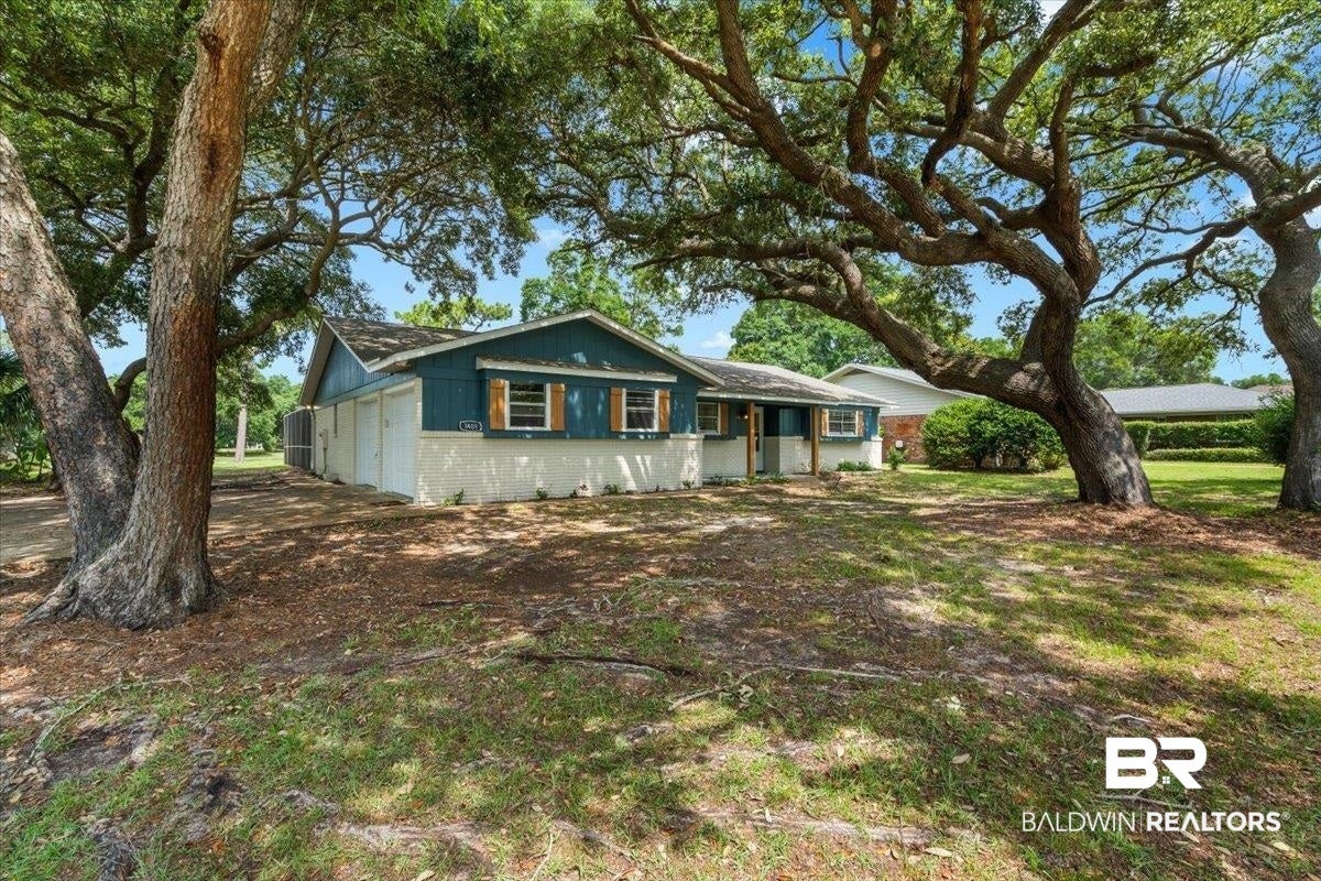 1409 Fairway Dr, Gulf Shores, AL 36542