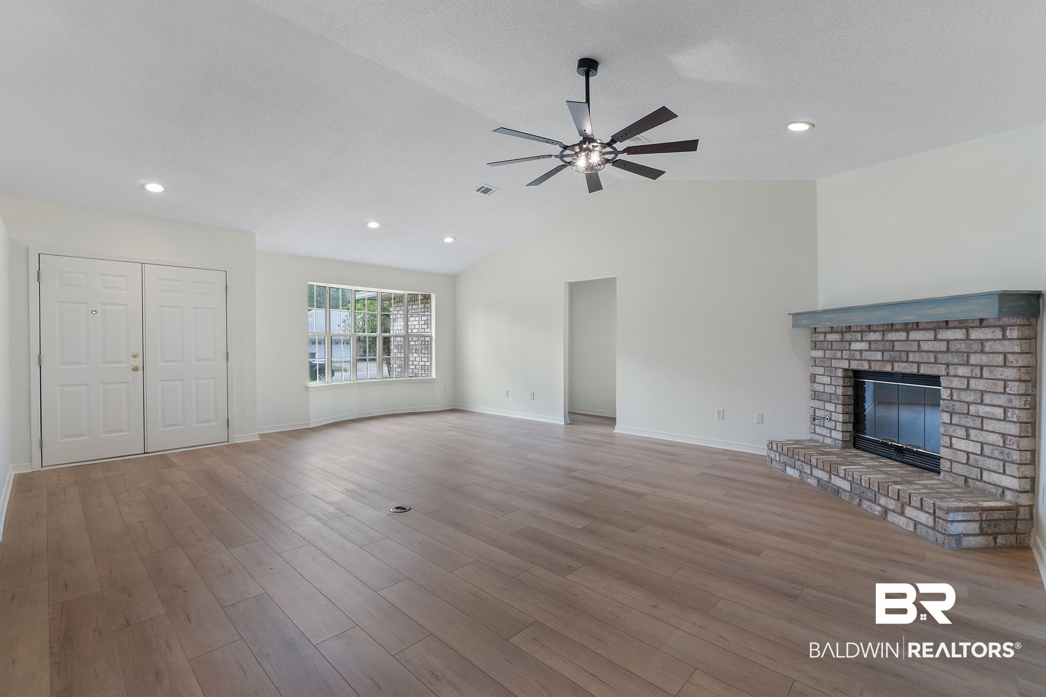 5007 Shoshone Dr, Pensacola, FL 32507 photo