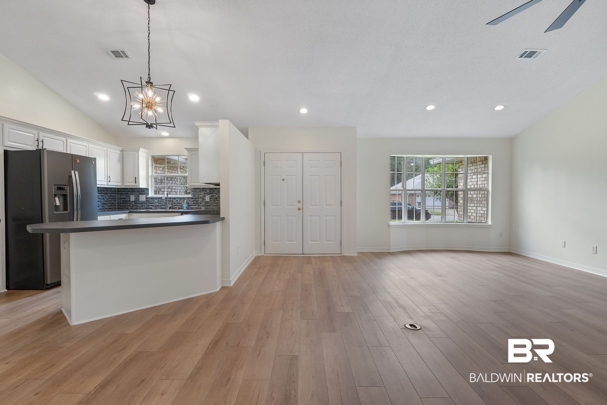 5007 Shoshone Dr, Pensacola, FL 32507 photo