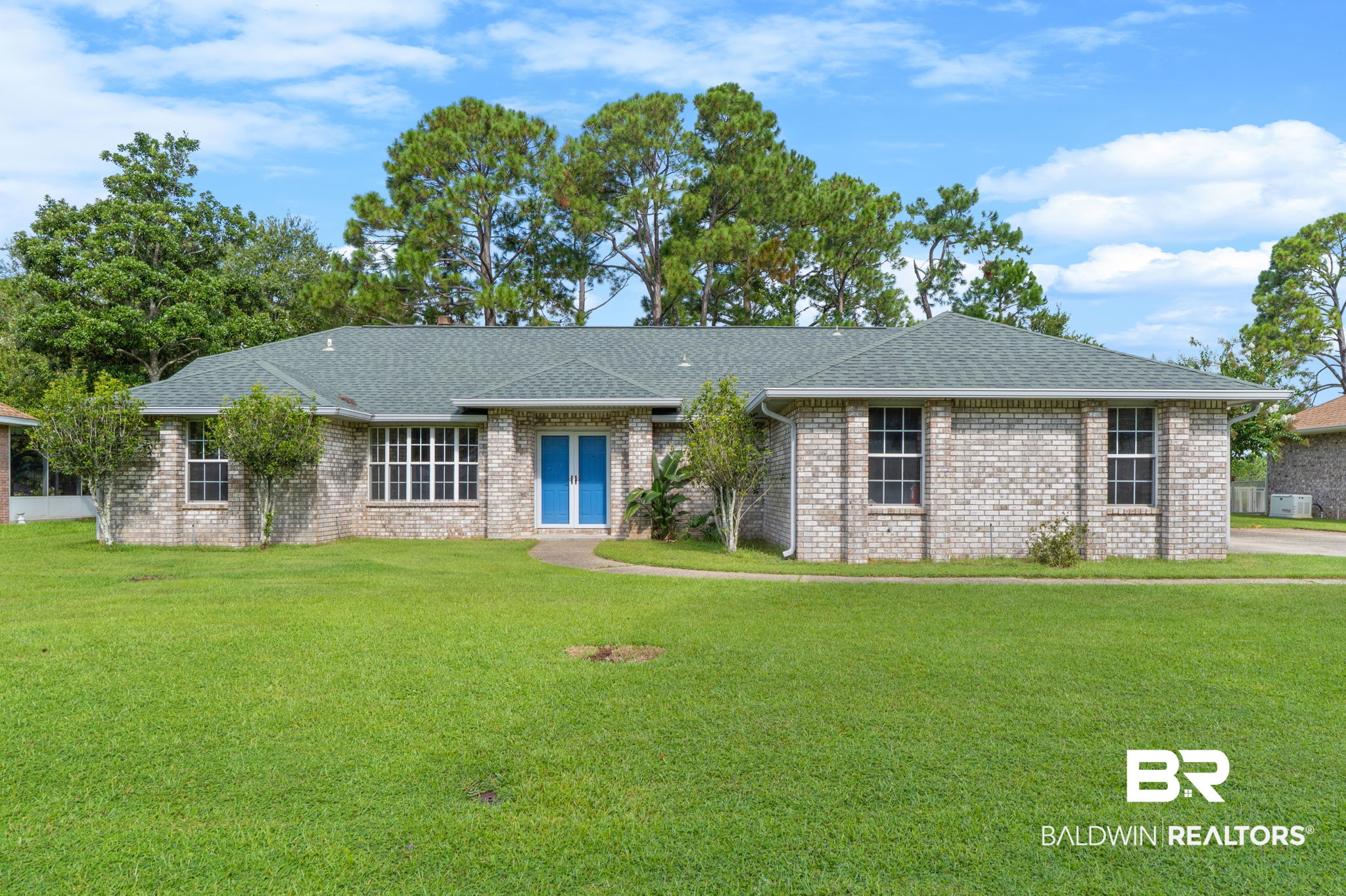 5007 Shoshone Dr, Pensacola, FL 32507