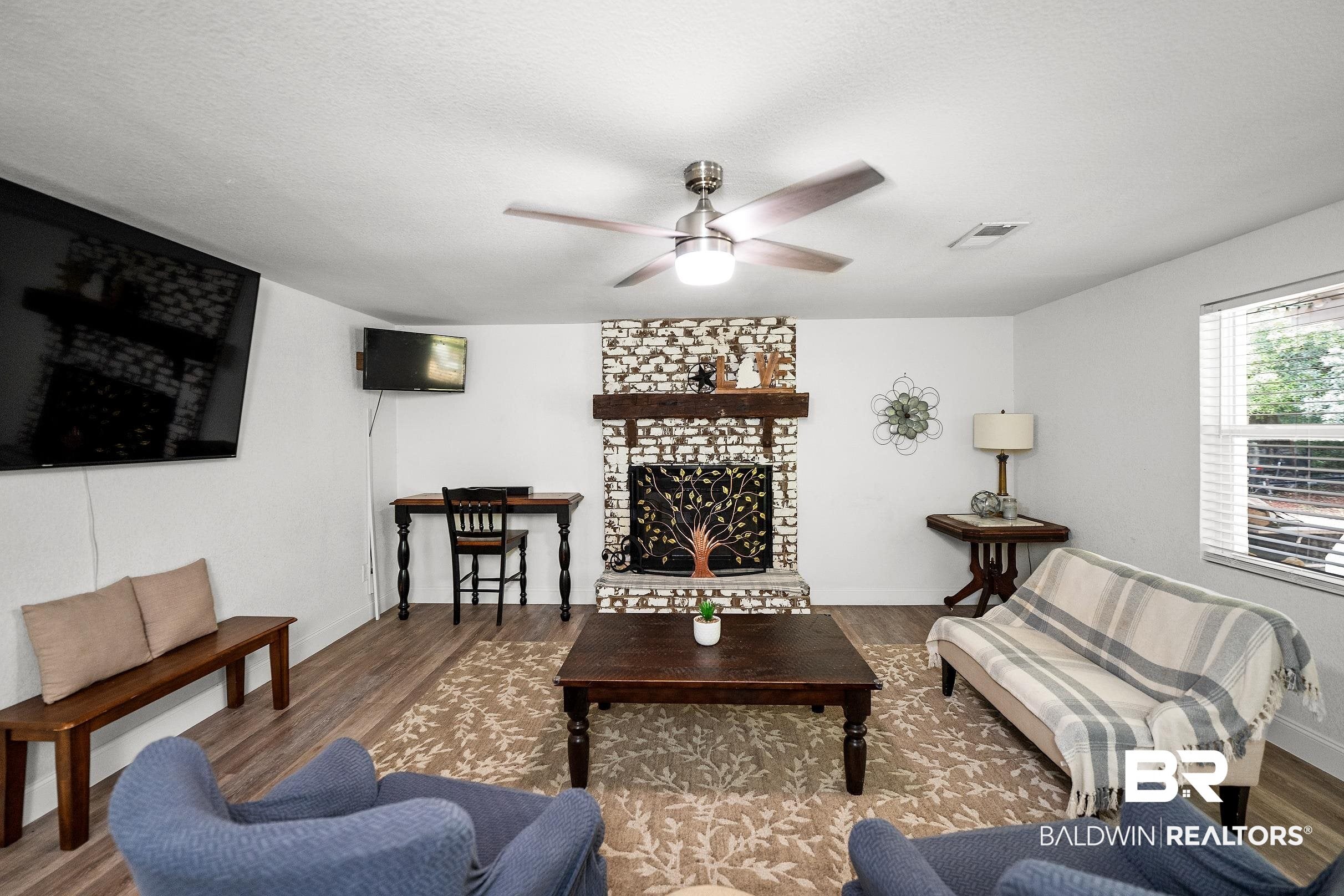33129 Antietam Rd, Lillian, AL 36549 photo