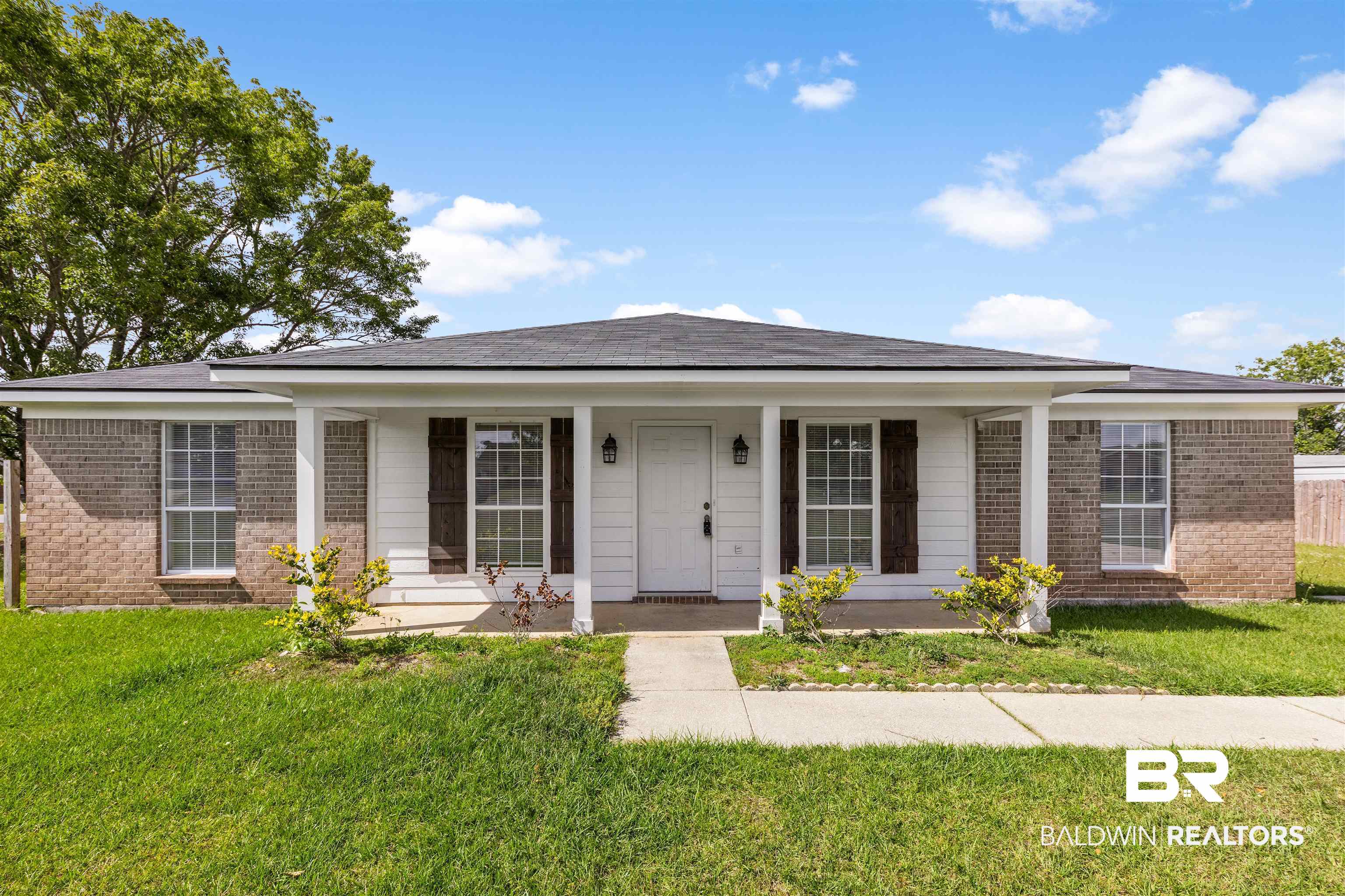 18979 Dalewood Cir, Robertsdale, AL 36567 photo