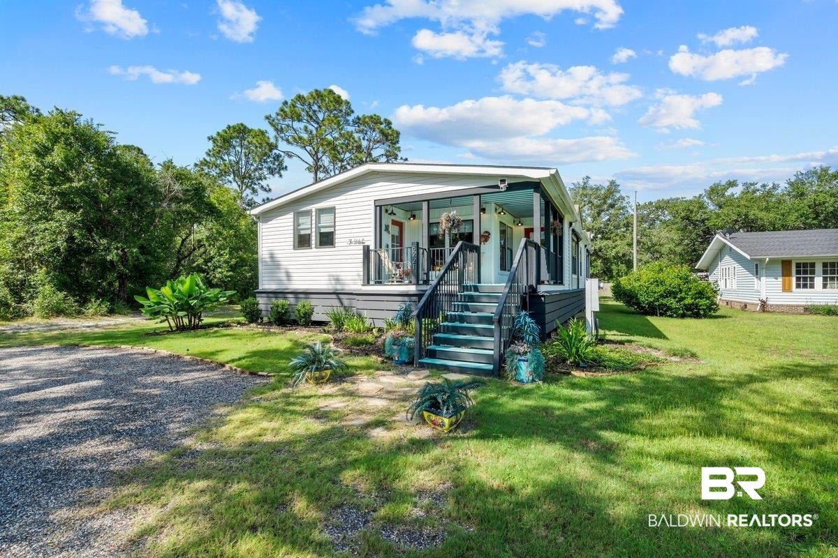 8221 Mobile Ave, Perdido Beach, AL 36560