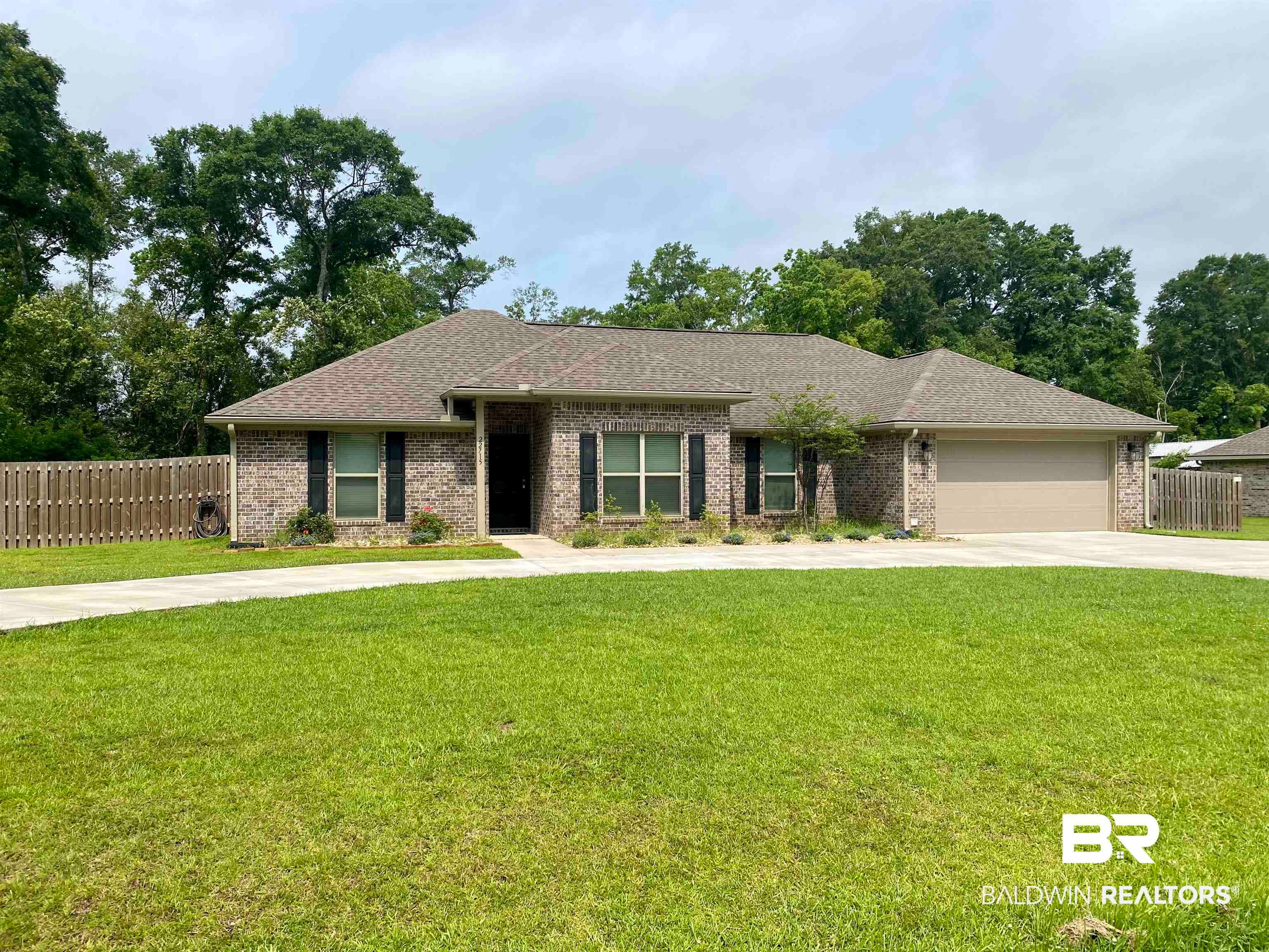 22715 College Ave, Robertsdale, AL 36567