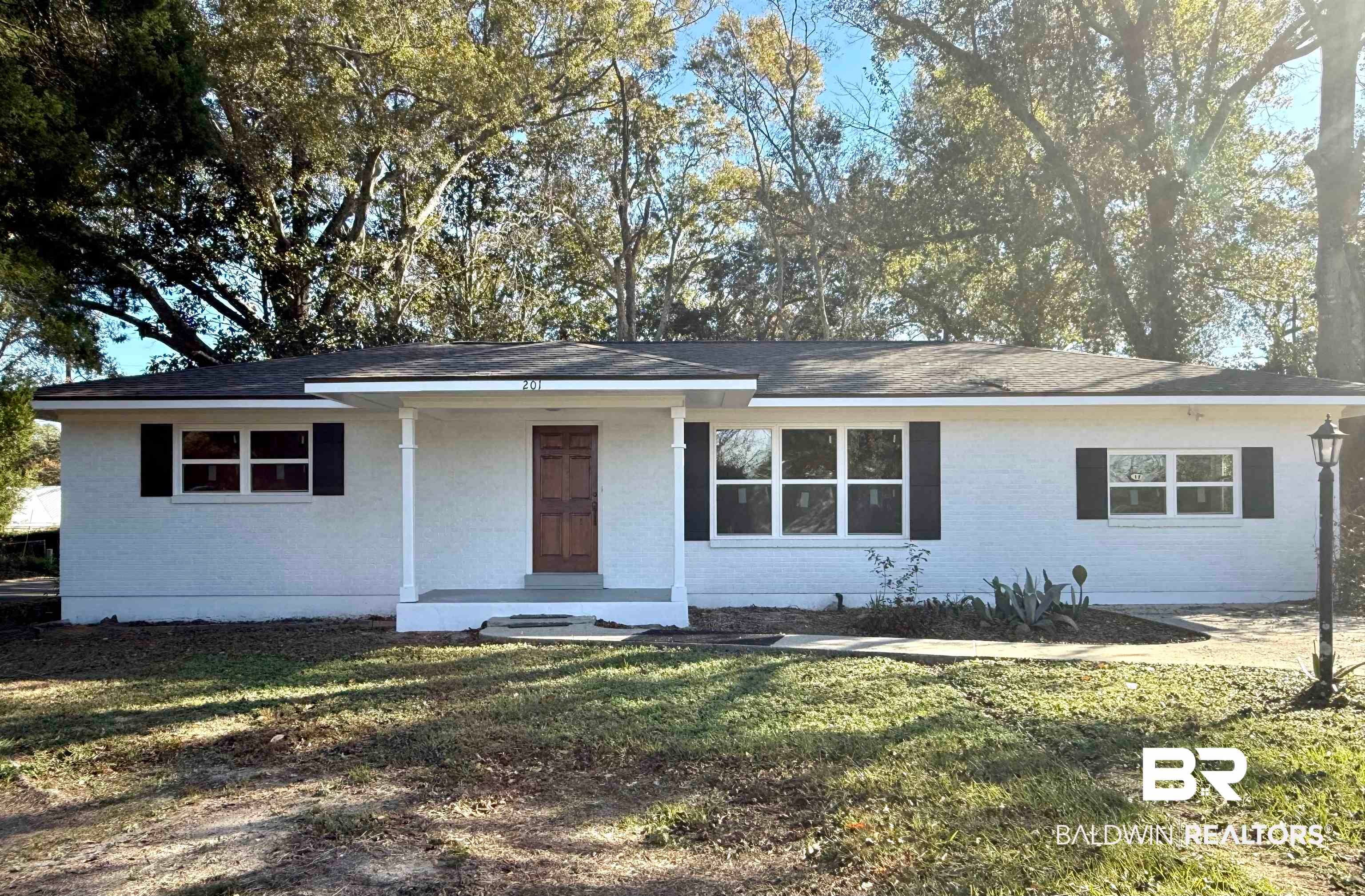 201 Stuart St, Foley, AL 36535