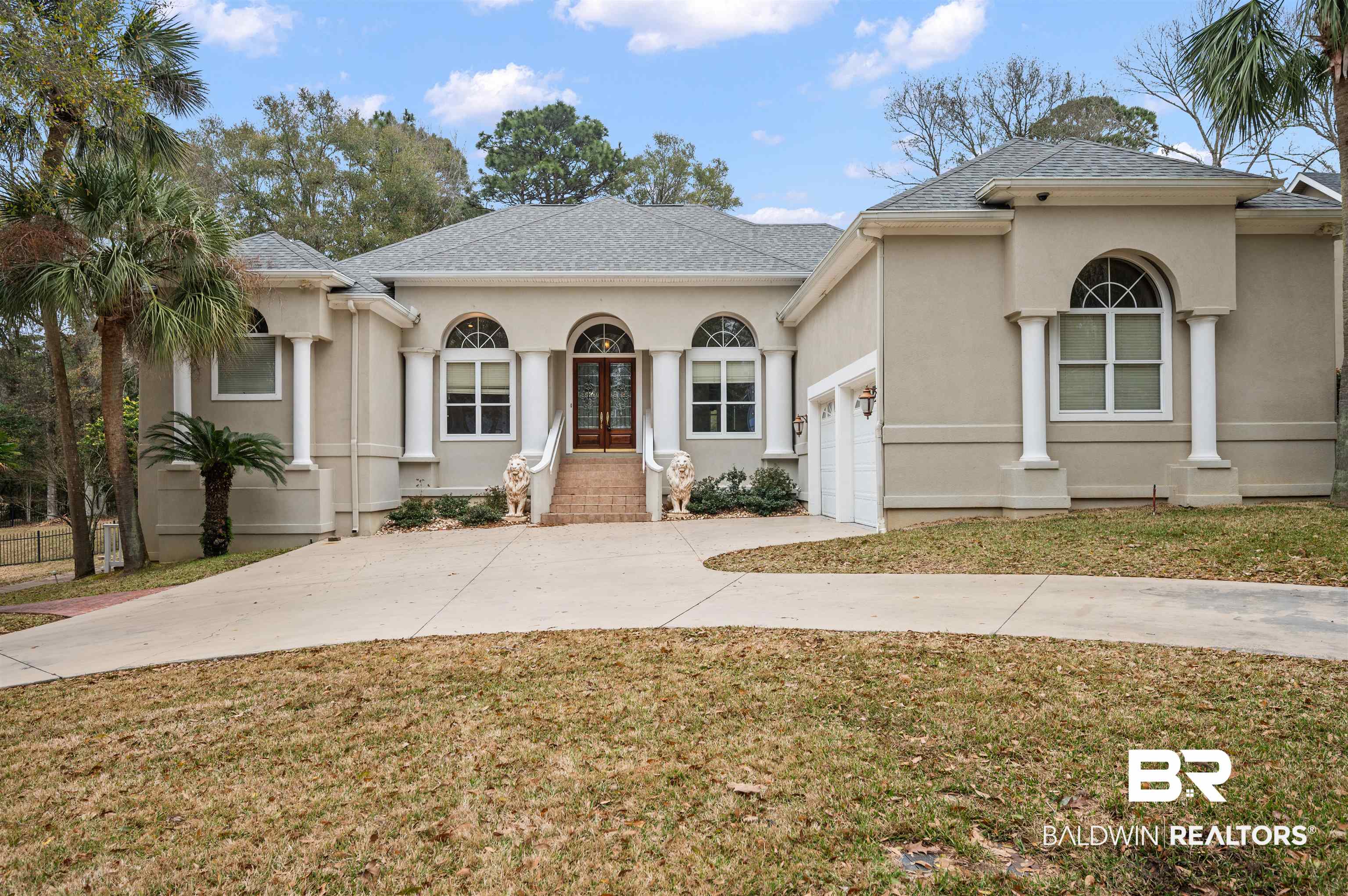305 Clubhouse Dr, Fairhope, AL 36532