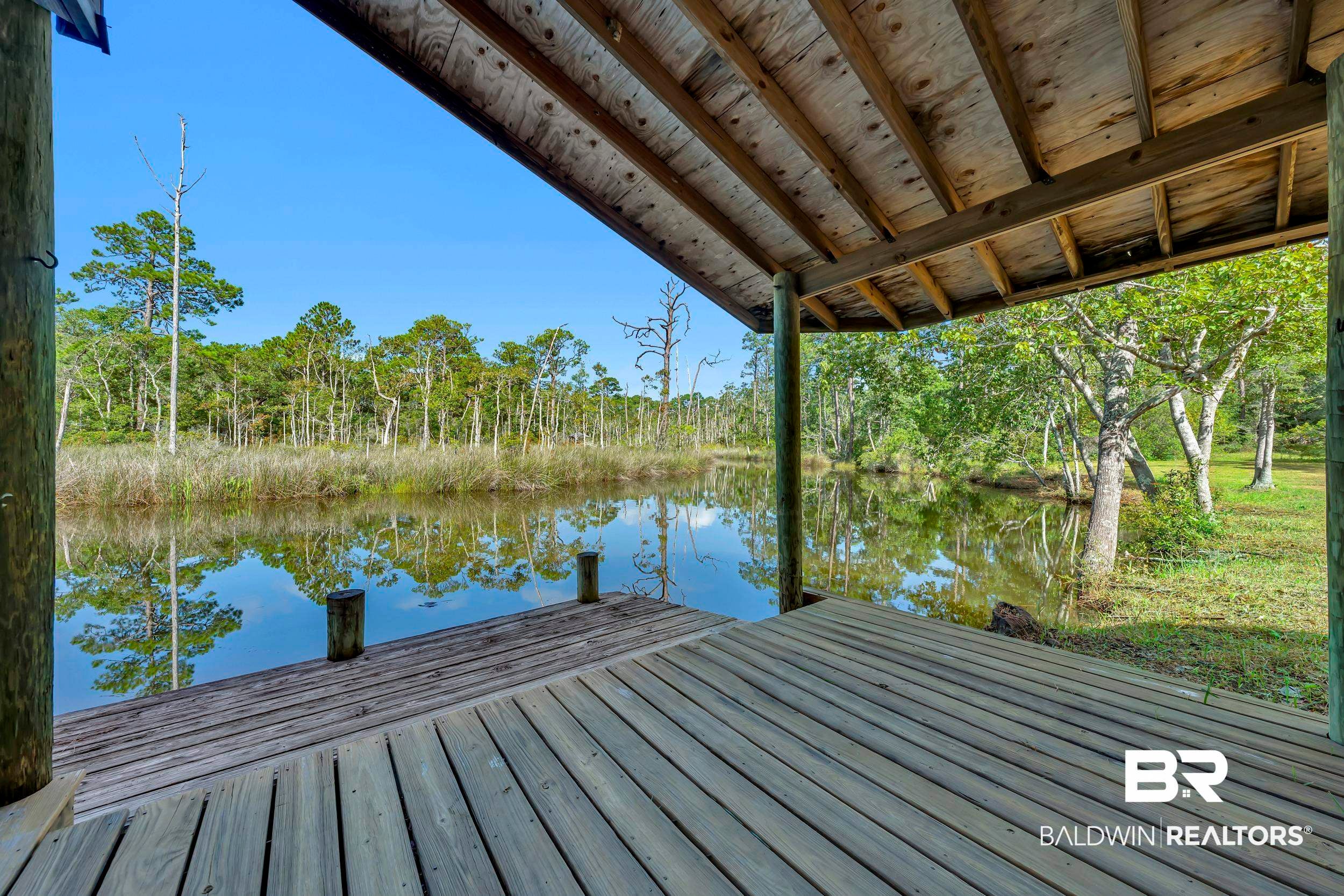 9 Bayou Dr, Lillian, AL 36549
