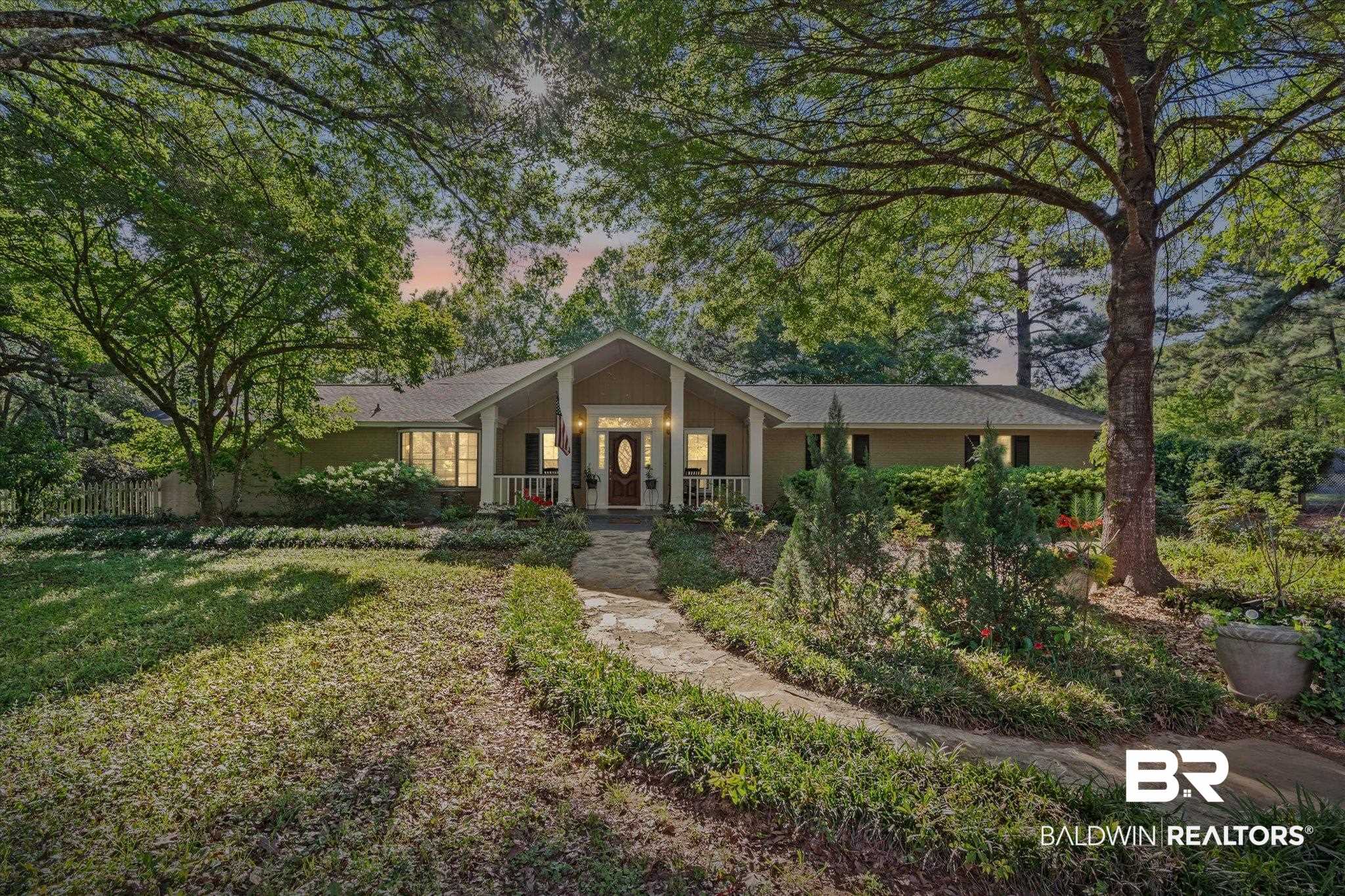 16825 Pierce Rd, Fairhope, AL 36532