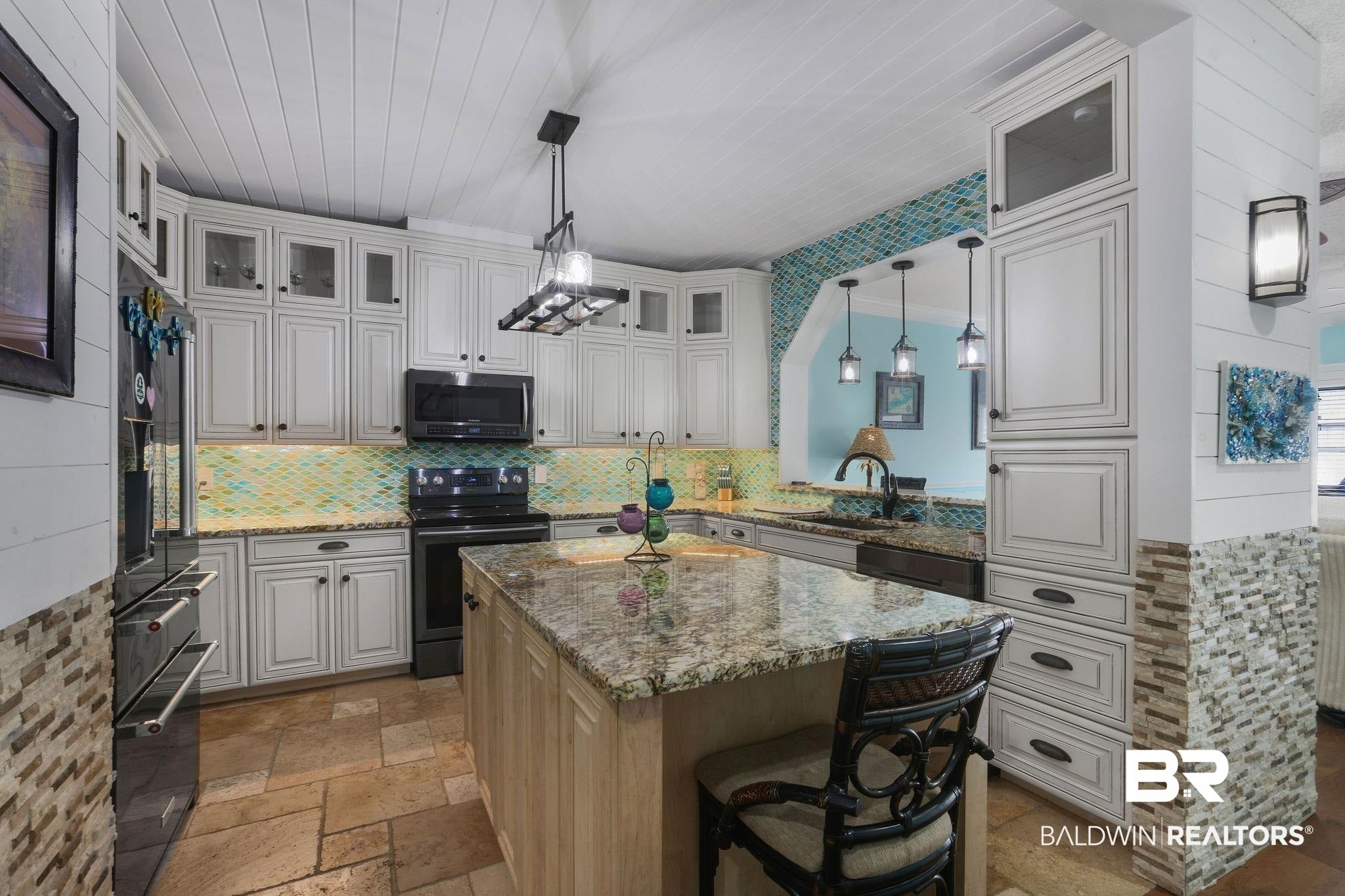 501 Cotton Creek Dr, Gulf Shores, AL 36542