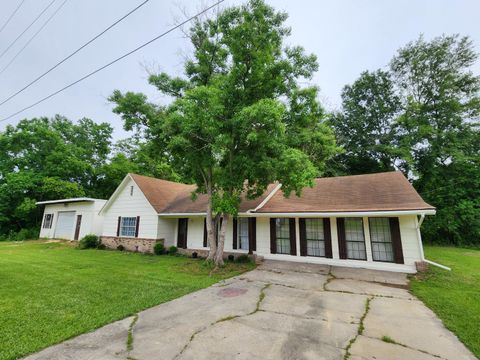 Single Family Residence in Hattiesburg MS 208 Rayburn Pl.jpg