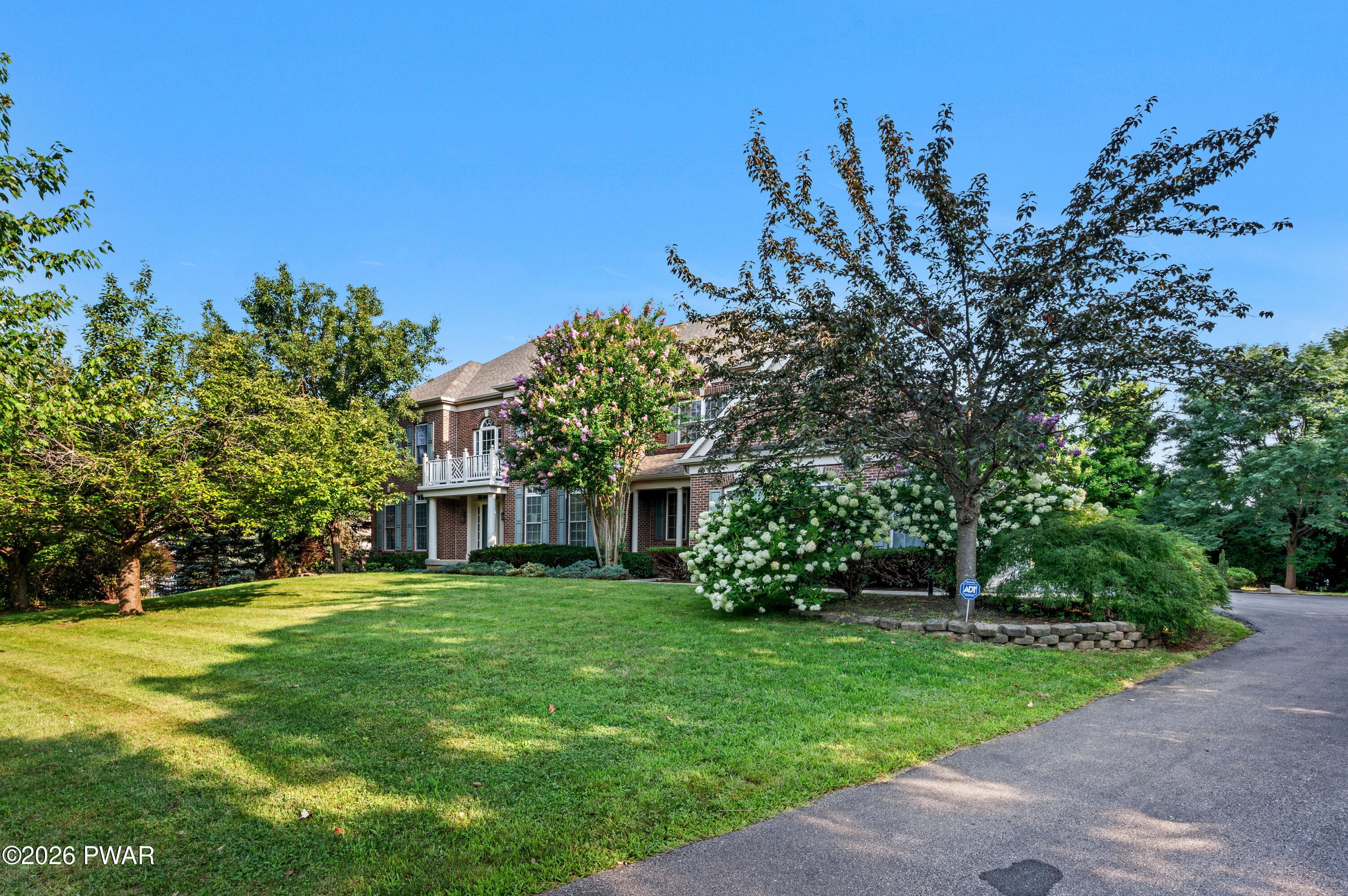 6572 Sauerkraut Ln, Macungie, PA 12603 photo
