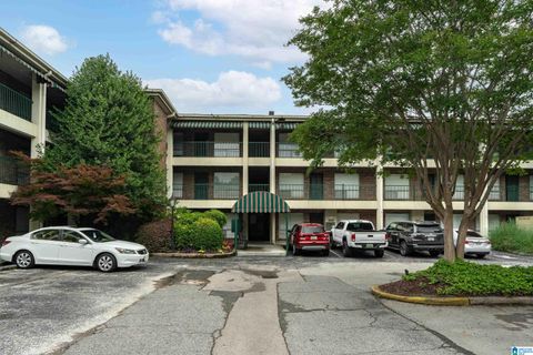 Condominium in BIRMINGHAM AL 57 Hanover Circle #313.jpg