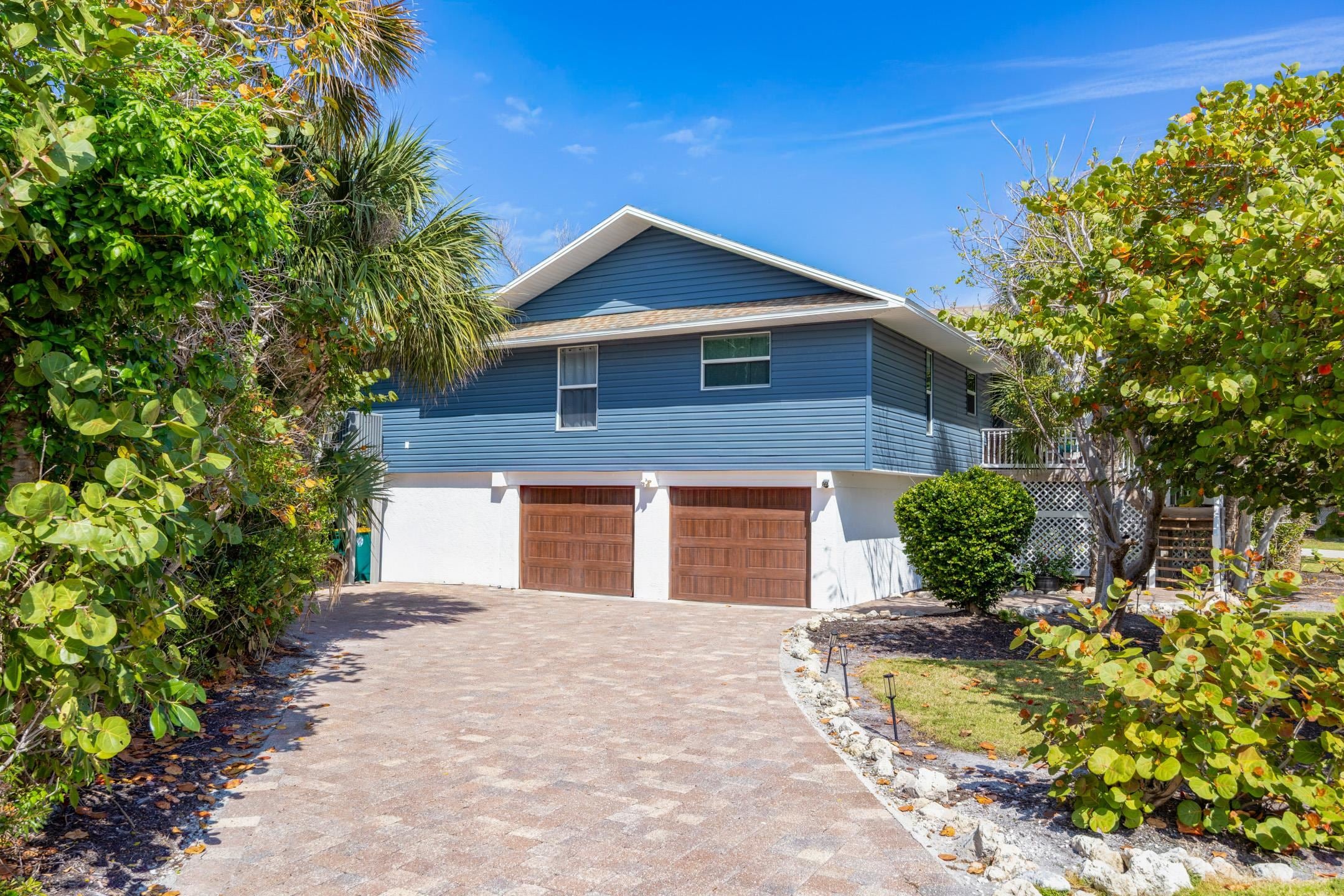 1813 Long Point Ln, Sanibel, FL 33957