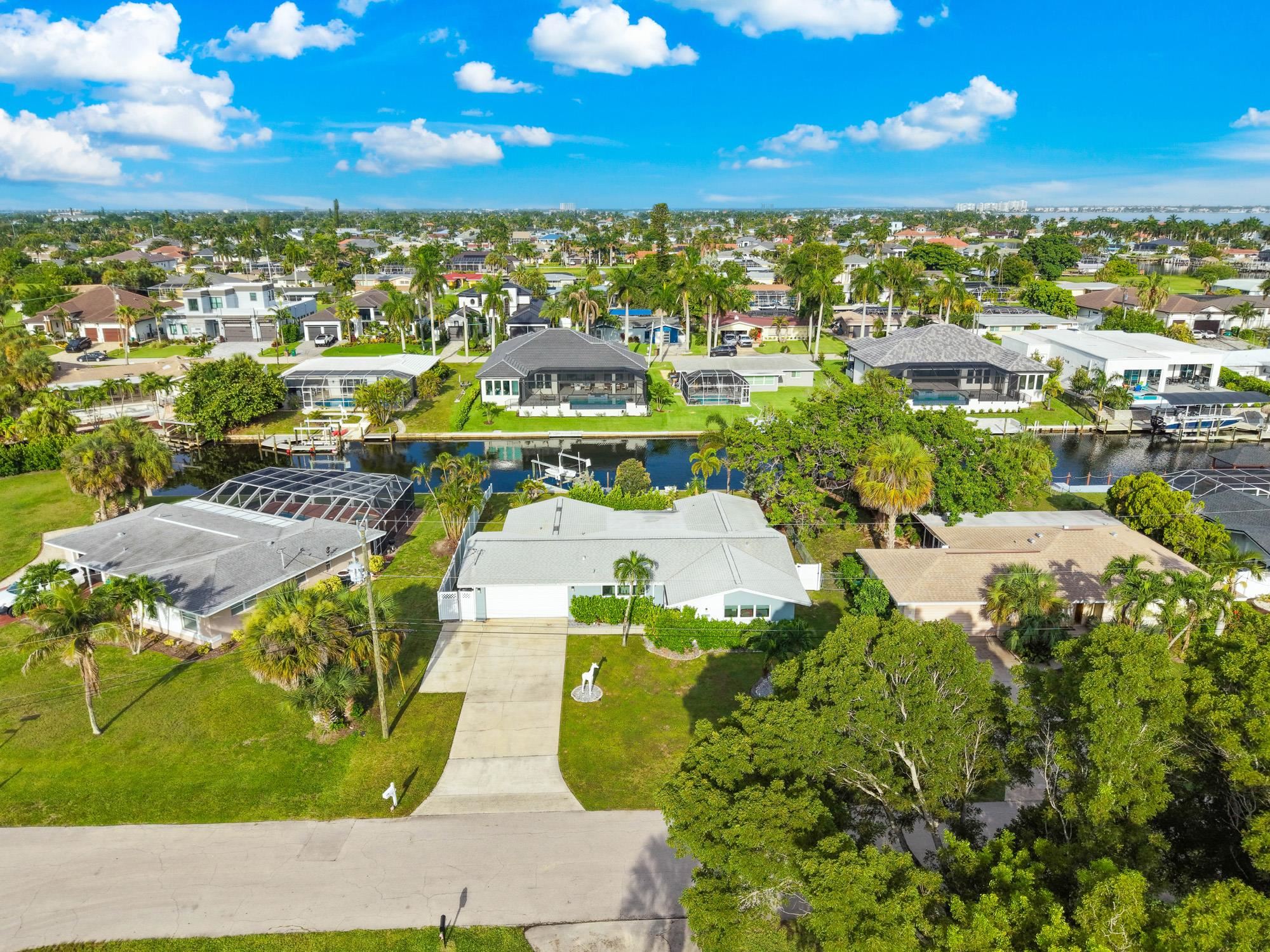5305 Bayview Ct, Cape Coral, FL 33904