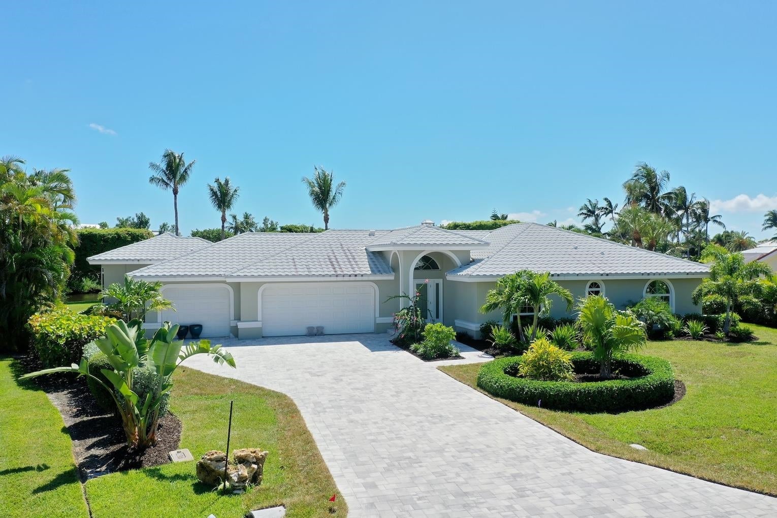 924 Kings Crown Dr, Sanibel, FL 33957 photo