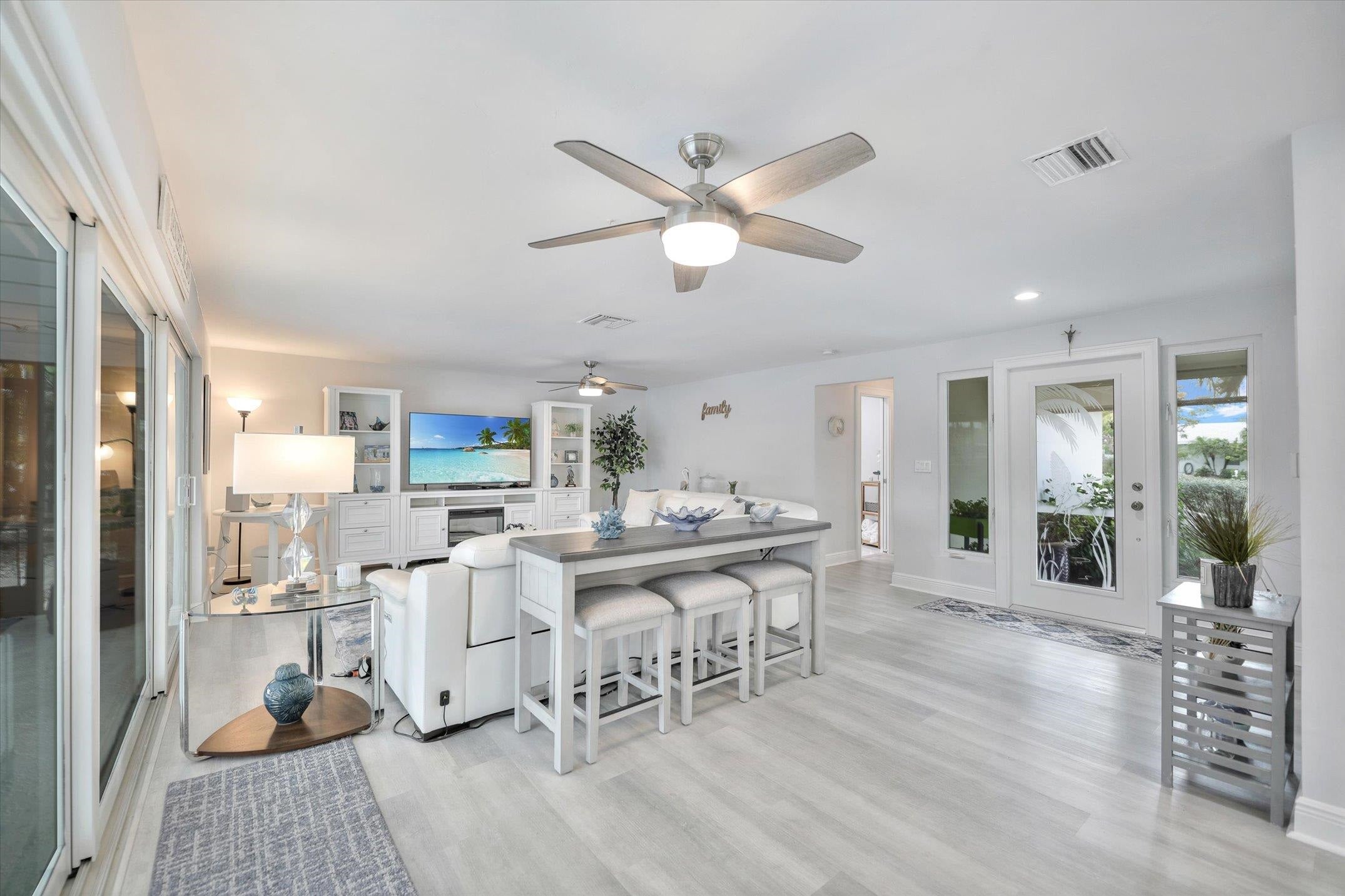 930 Lindgren Blvd, Sanibel, FL 33957 photo