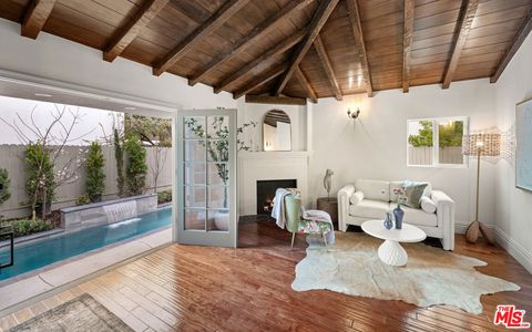  in Los Angeles CA 515 Crescent Heights Boulevard.jpg