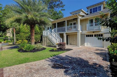 Single Family Residence in Hilton Head Island SC 39 Oak Court.jpg
