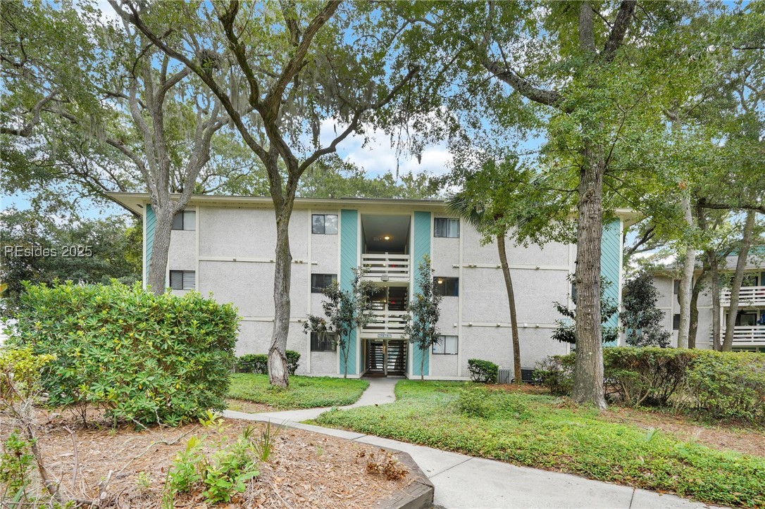 Condominium in Hilton Head Island SC 45 Folly Field Road #16F 1.jpg