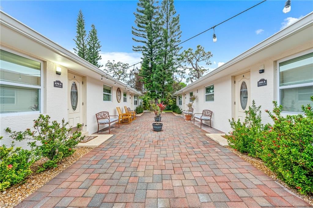 668 97 Ave, Naples, FL 34108 photo