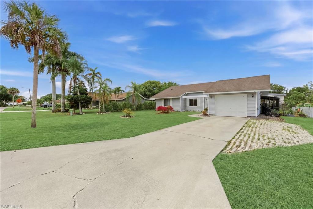 10333 Sandy Hollow Ln, Bonita Springs, FL 34135
