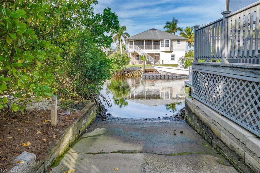 1283 Grand Canal Dr, Naples, FL 34110 photo